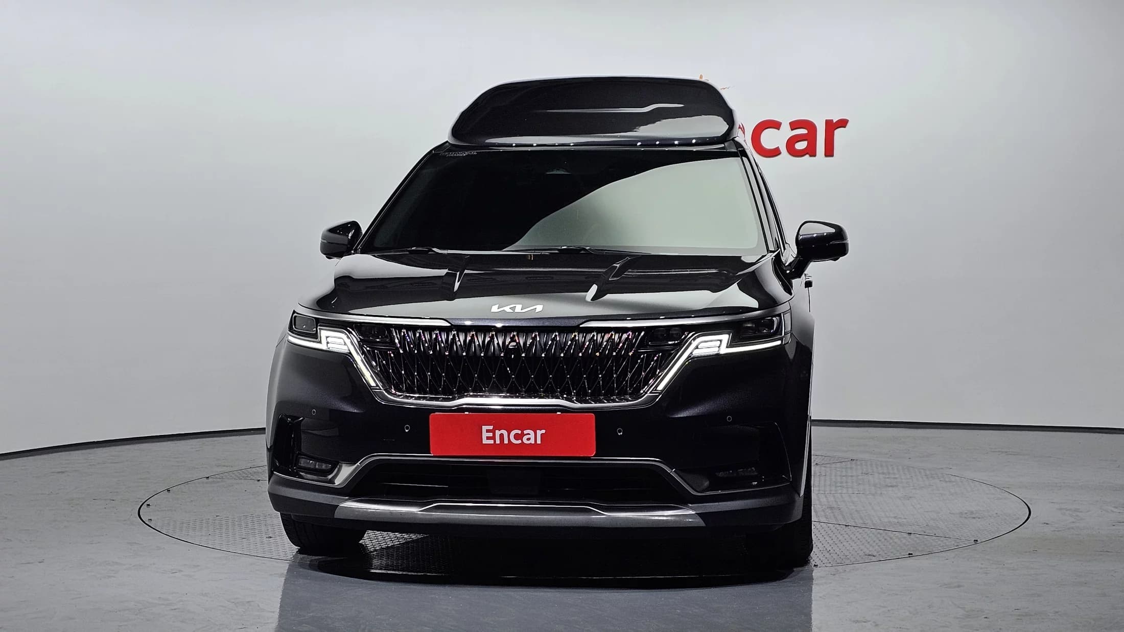 Kia Carnival 7-Seater Hi-Limousine Signature, 2023 г. 60445 км. — фото 3