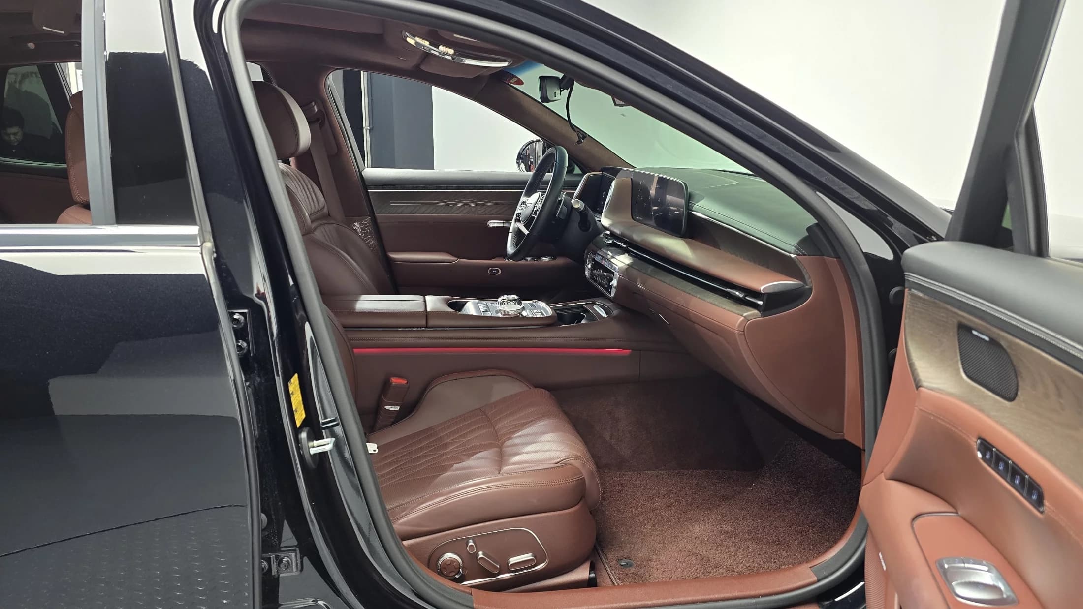 Genesis G90 Gasoline 3.5 Turbo AWD, 2022 г. 43127 км. — фото 11