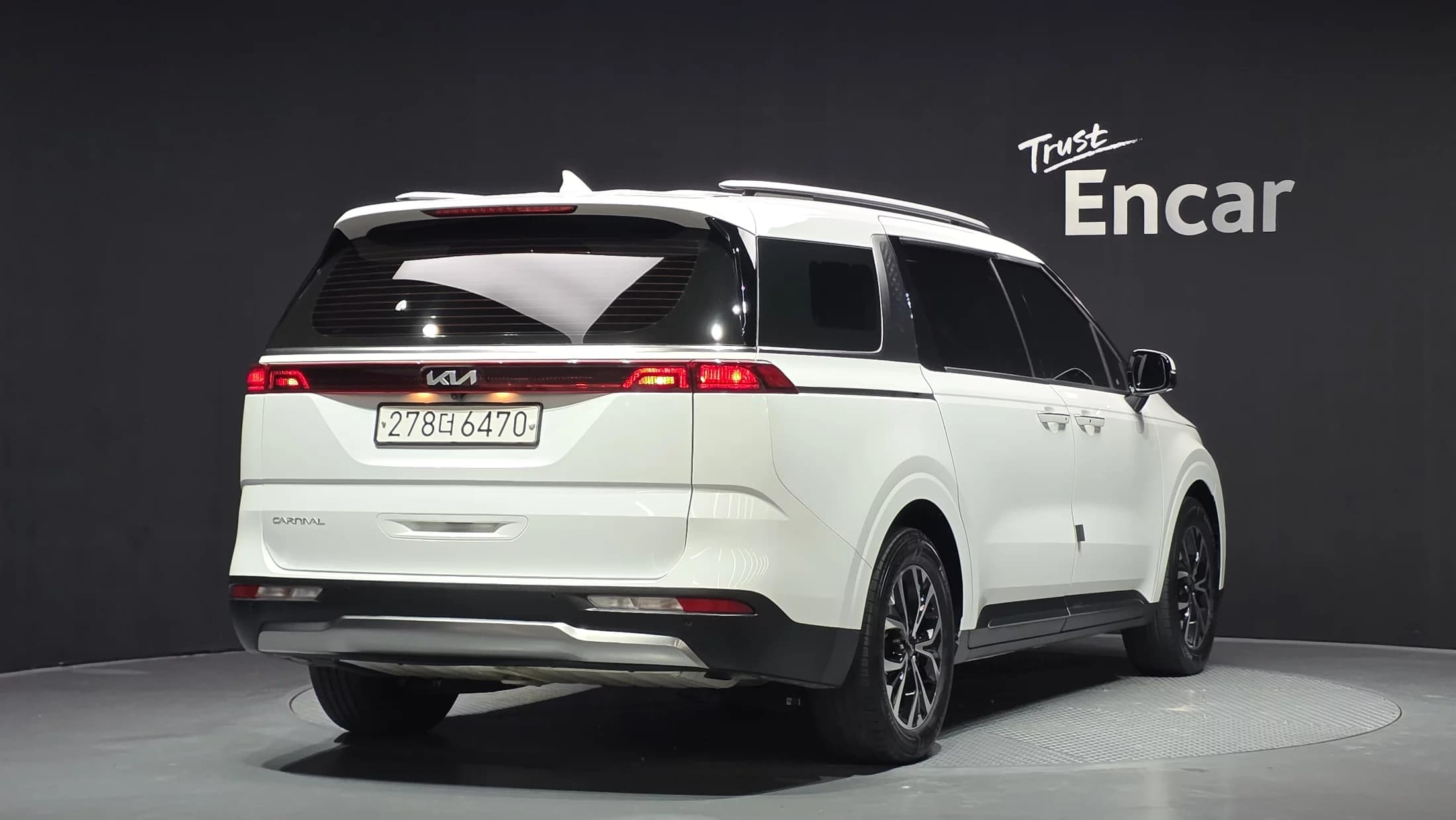 Kia Carnival 9-Seater Noblesse, 2022 г. 90646 км. — фото 2