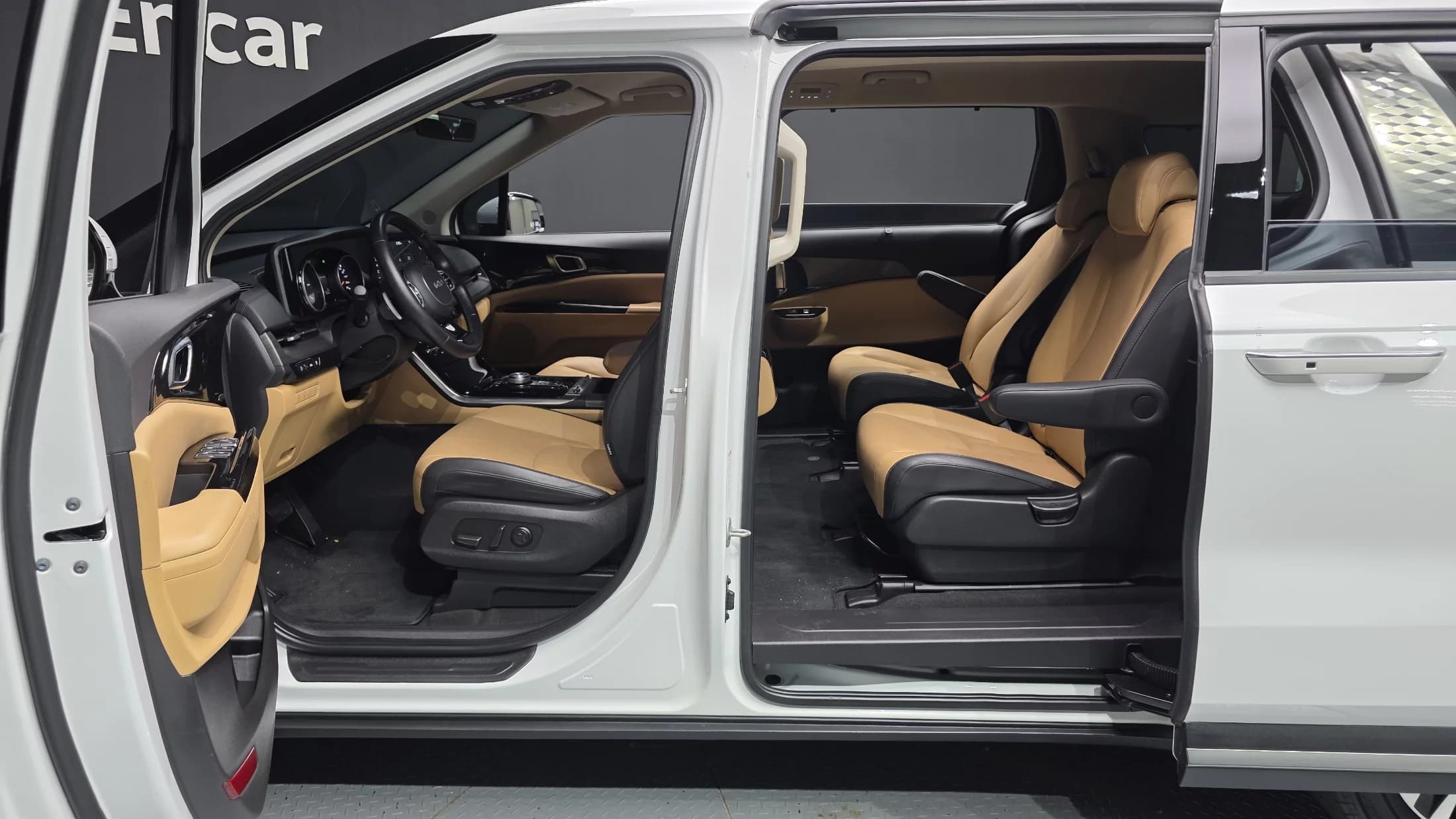Kia Carnival 9-Seater Noblesse, 2022 г. 90646 км. — фото 17