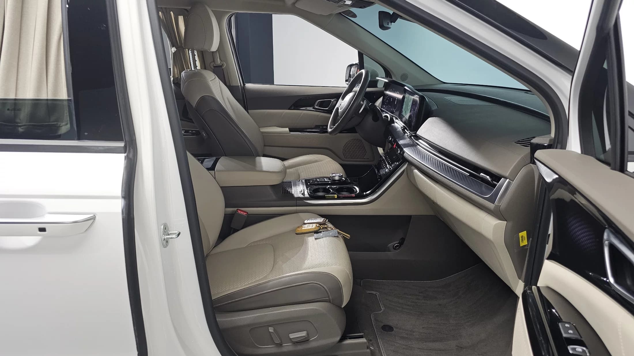Kia Carnival Gasoline 7-Seater Hi-Limousine Signature, 2021 г. 25590 км. — фото 11