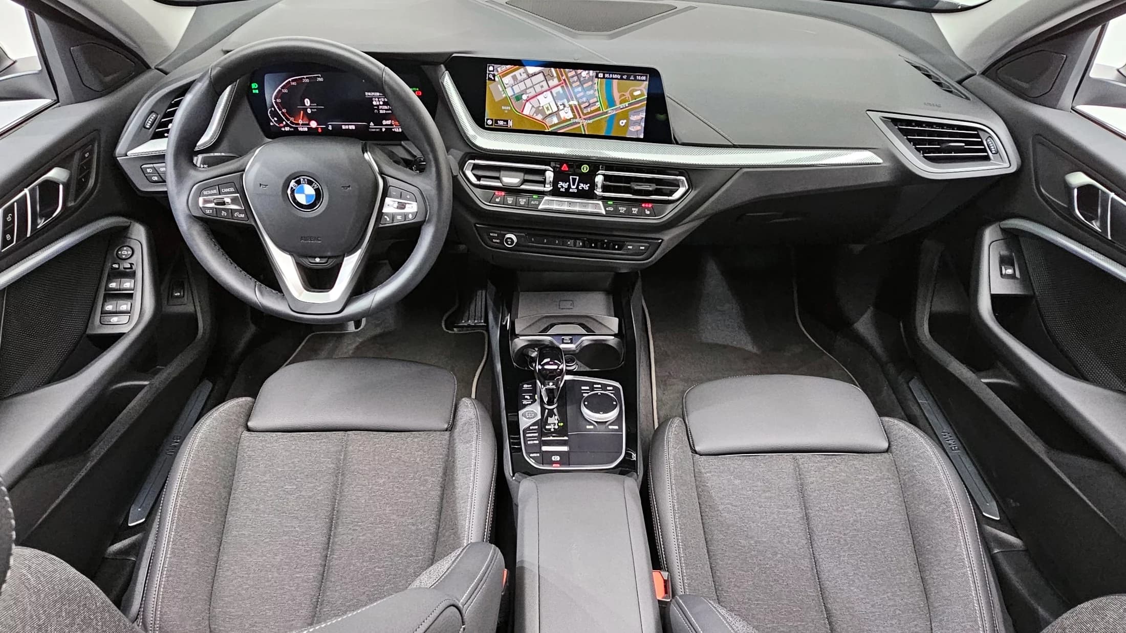 BMW 1-Series 120i Sports, 2023 г. 21451 км. — фото 7