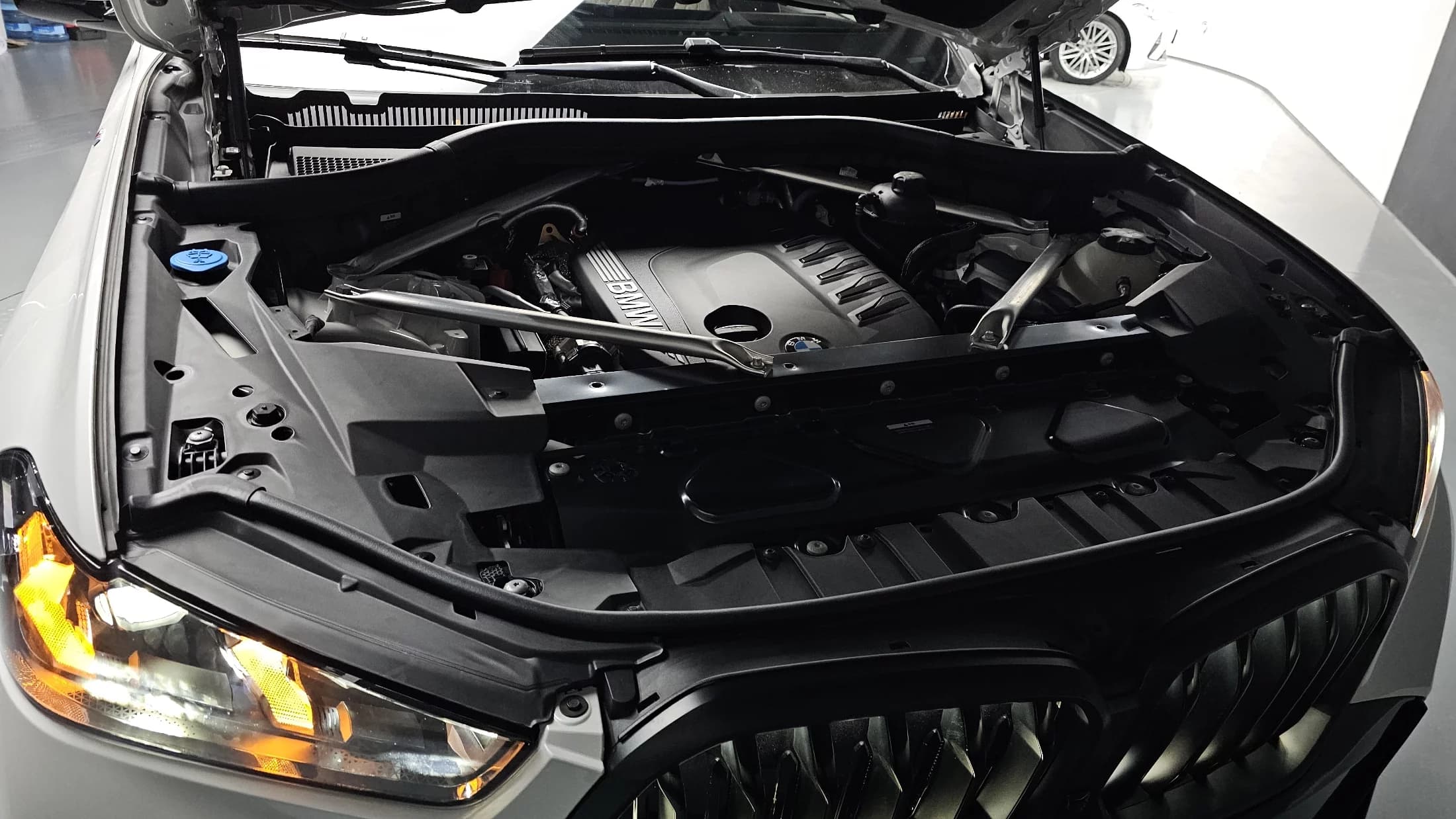 BMW X6 xDrive40d M Sport, 2025 г. 11837 км. — фото 6