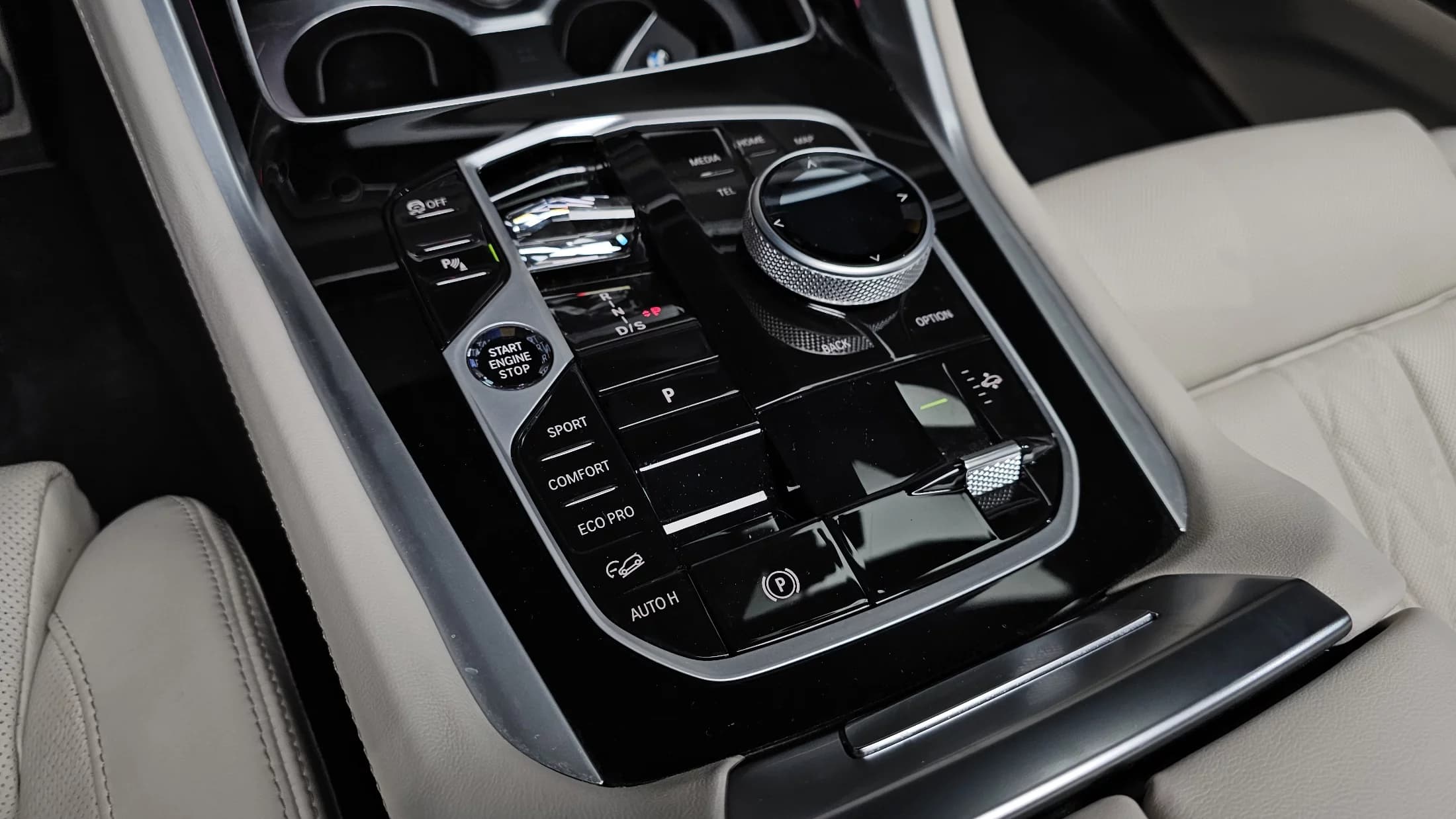 BMW X6 xDrive40d M Sport, 2025 г. 11837 км. — фото 9