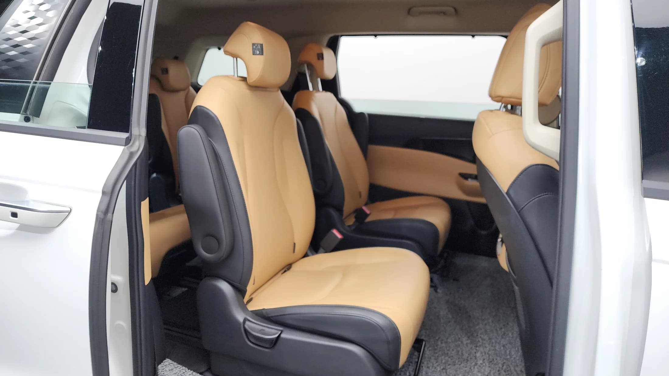 Kia Carnival 9-Seater Noblesse, 2021 г. 73907 км. — фото 12