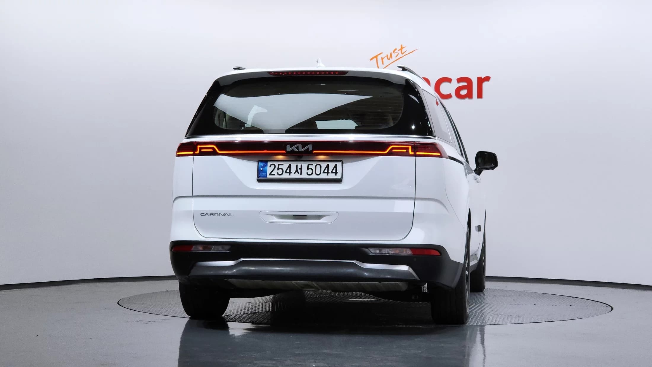Kia Carnival 9-Seater Noblesse, 2021 г. 73907 км. — фото 4