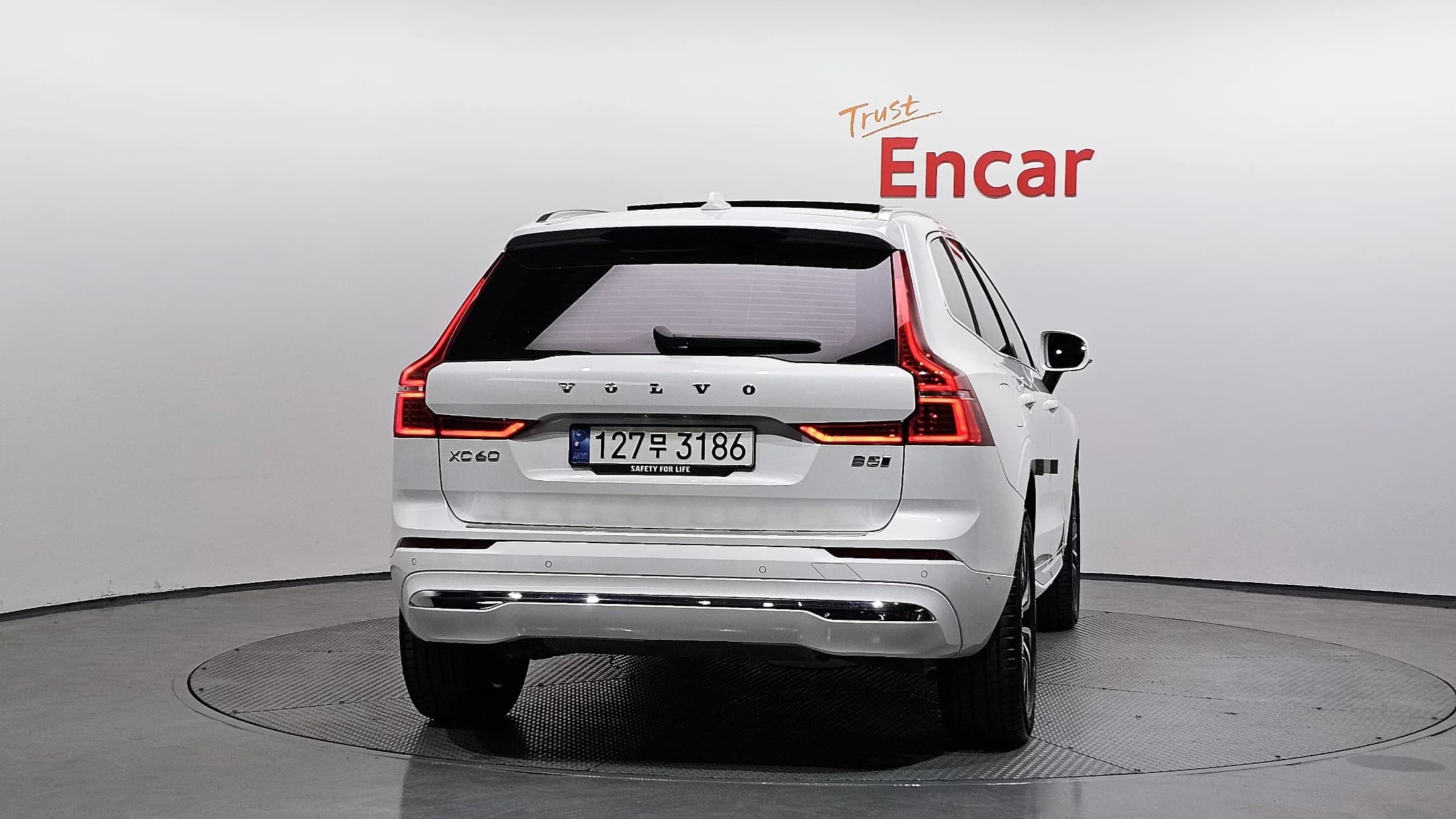 Volvo XC60 B5 Ultimate Bright, 2023 г. 20711 км. — фото 4