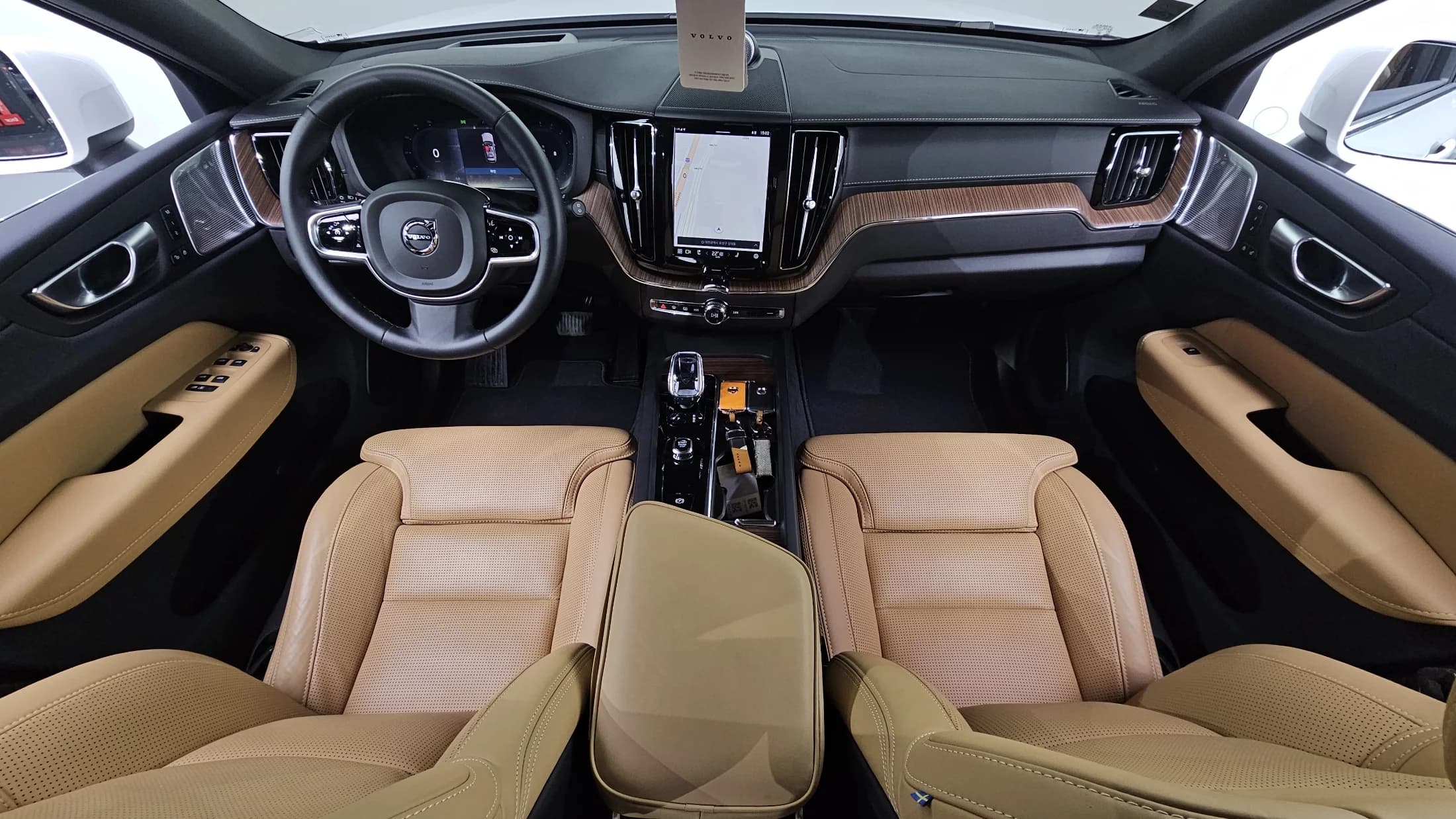 Volvo XC60 B5 Ultimate Bright, 2023 г. 20711 км. — фото 7
