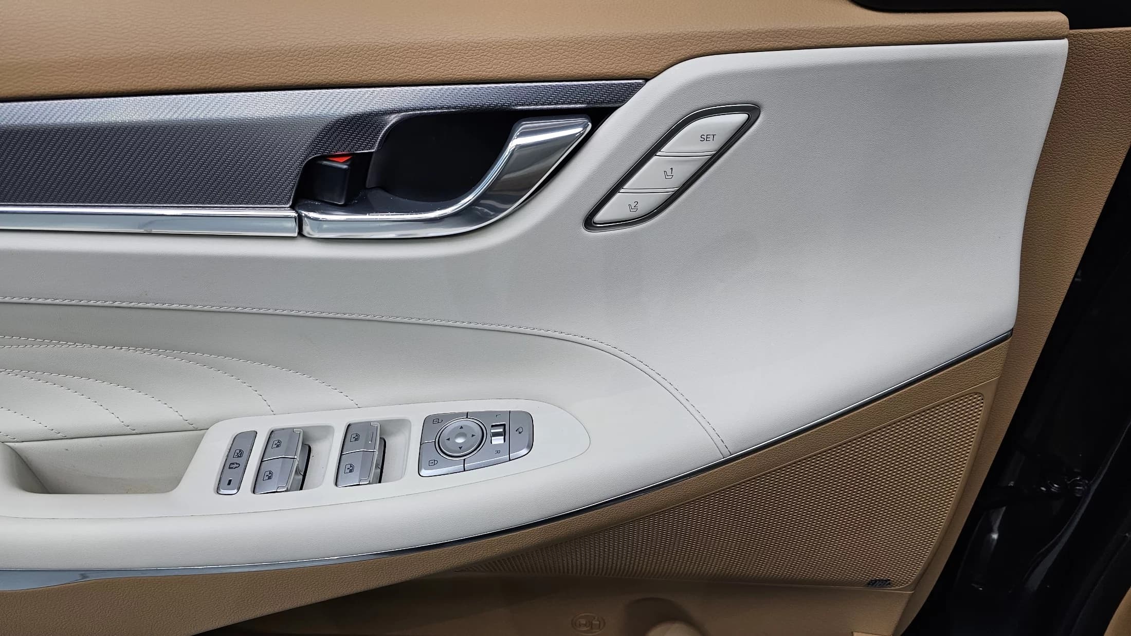 Hyundai Grandeur 3.3 Calligraphy, 2022 г. 41814 км. — фото 18