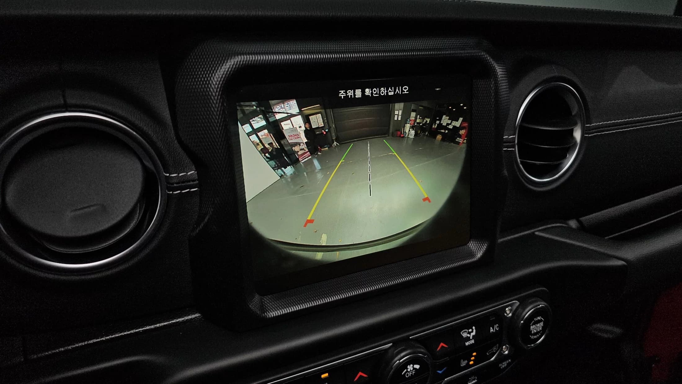 Jeep WRANGLER 2.0 Overland Power Top 4Door, 2023 г. 18121 км. — фото 15