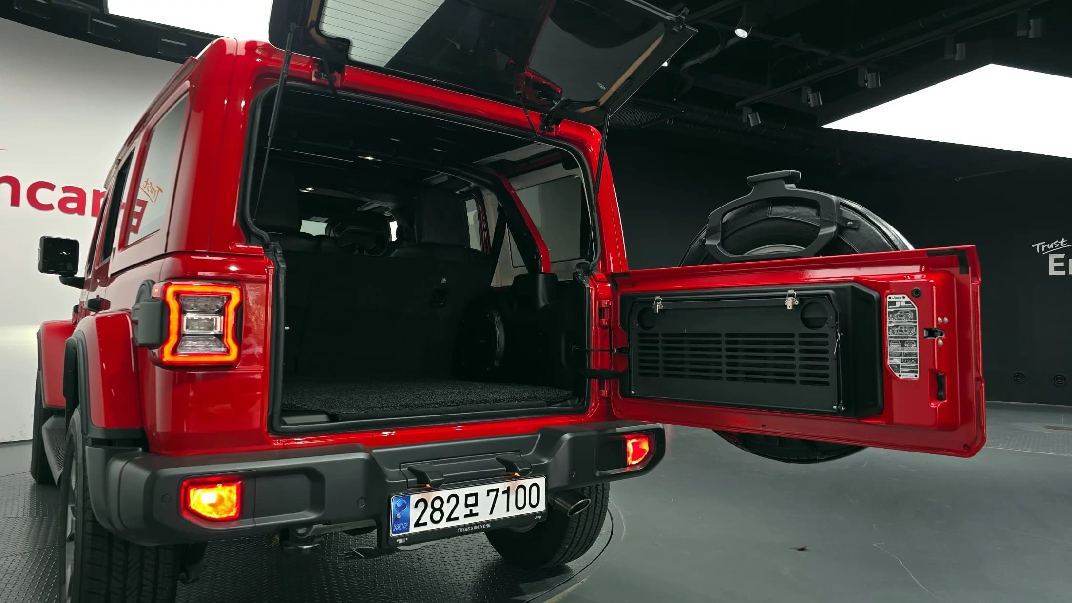 Jeep WRANGLER 2.0 Overland Power Top 4Door, 2023 г. 18121 км. — фото 20