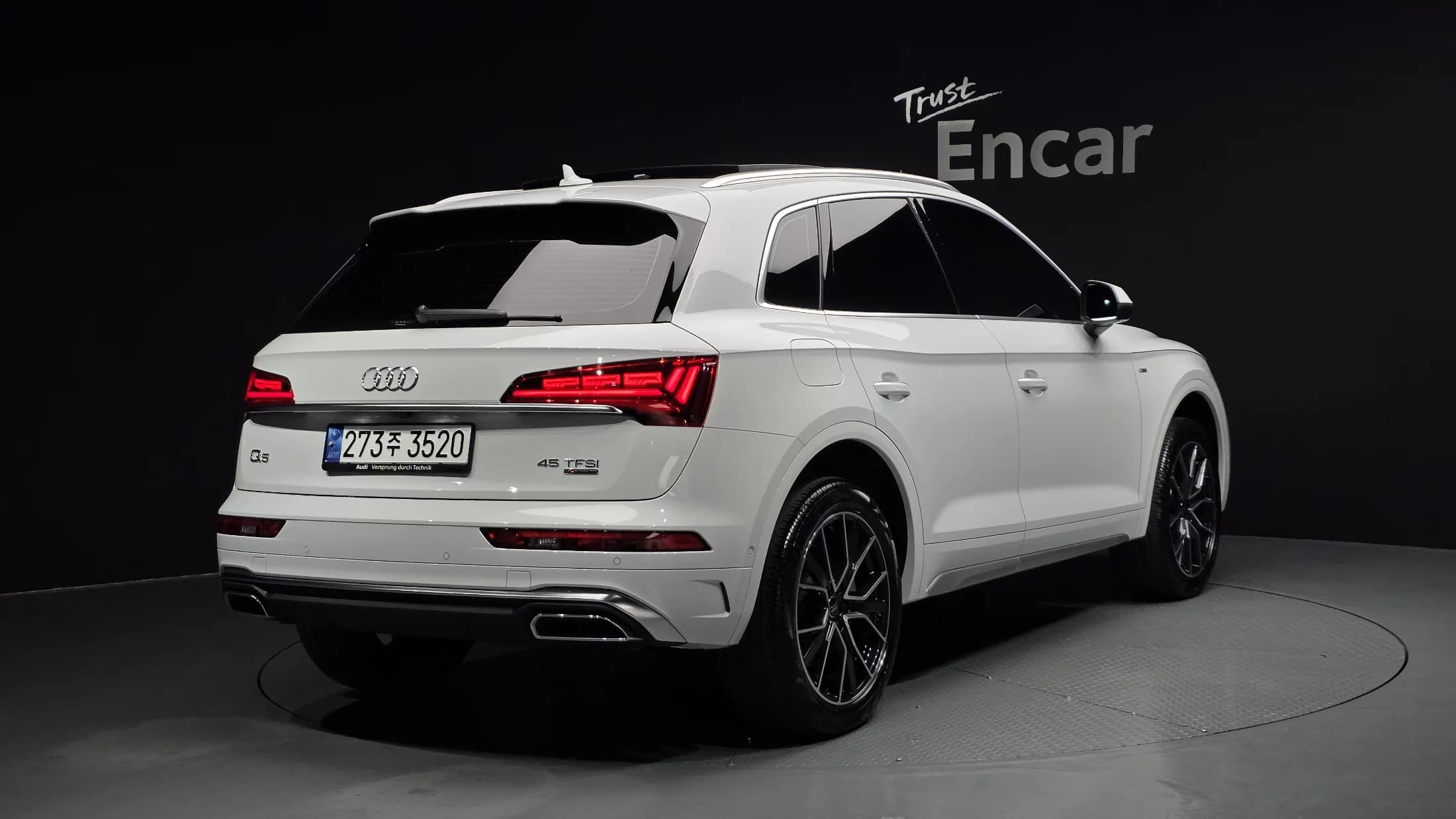 Audi Q5 45 TFSI Quattro Premium, 2024 г. 7406 км. — фото 2