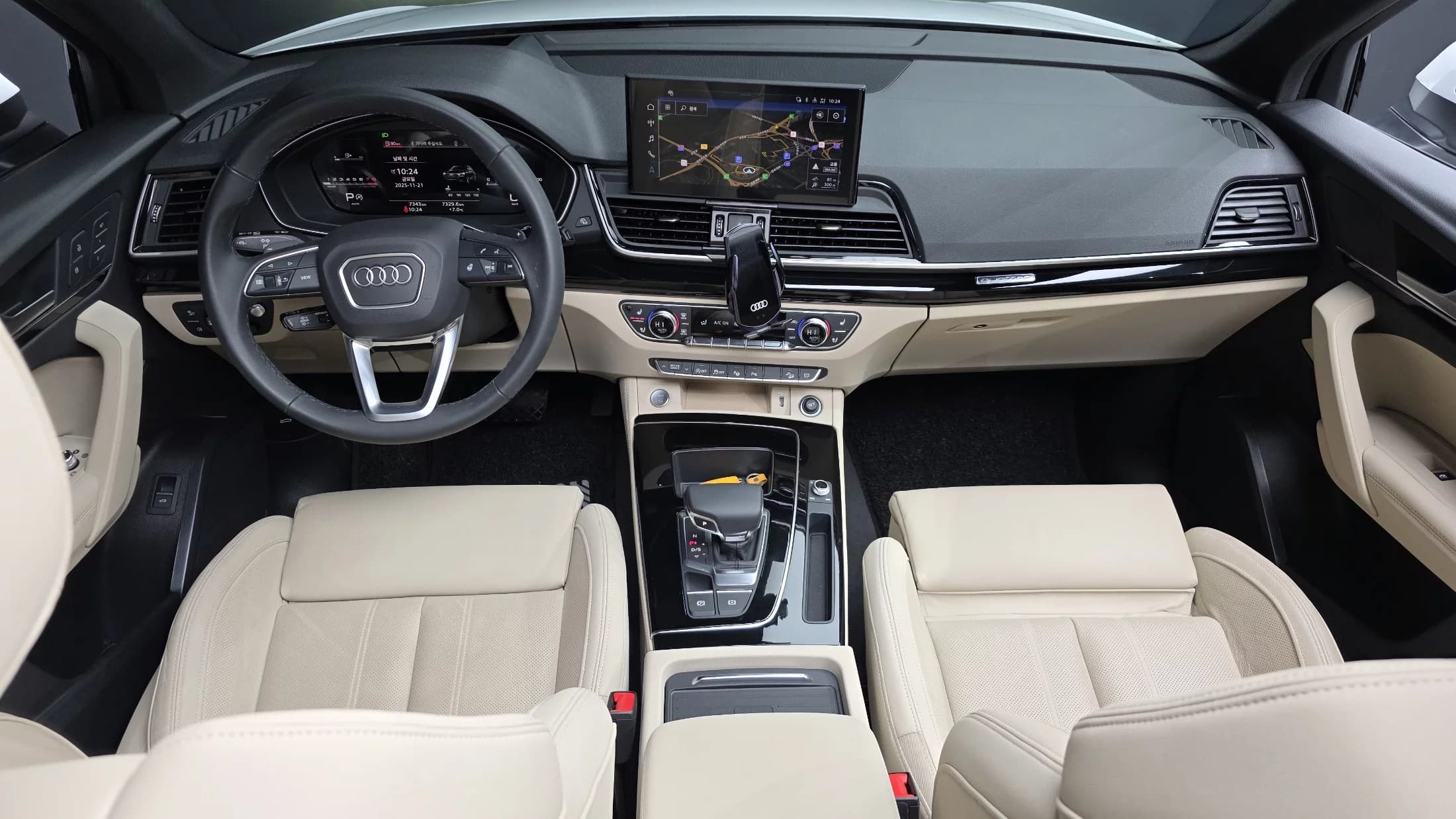 Audi Q5 45 TFSI Quattro Premium, 2024 г. 7406 км. — фото 7