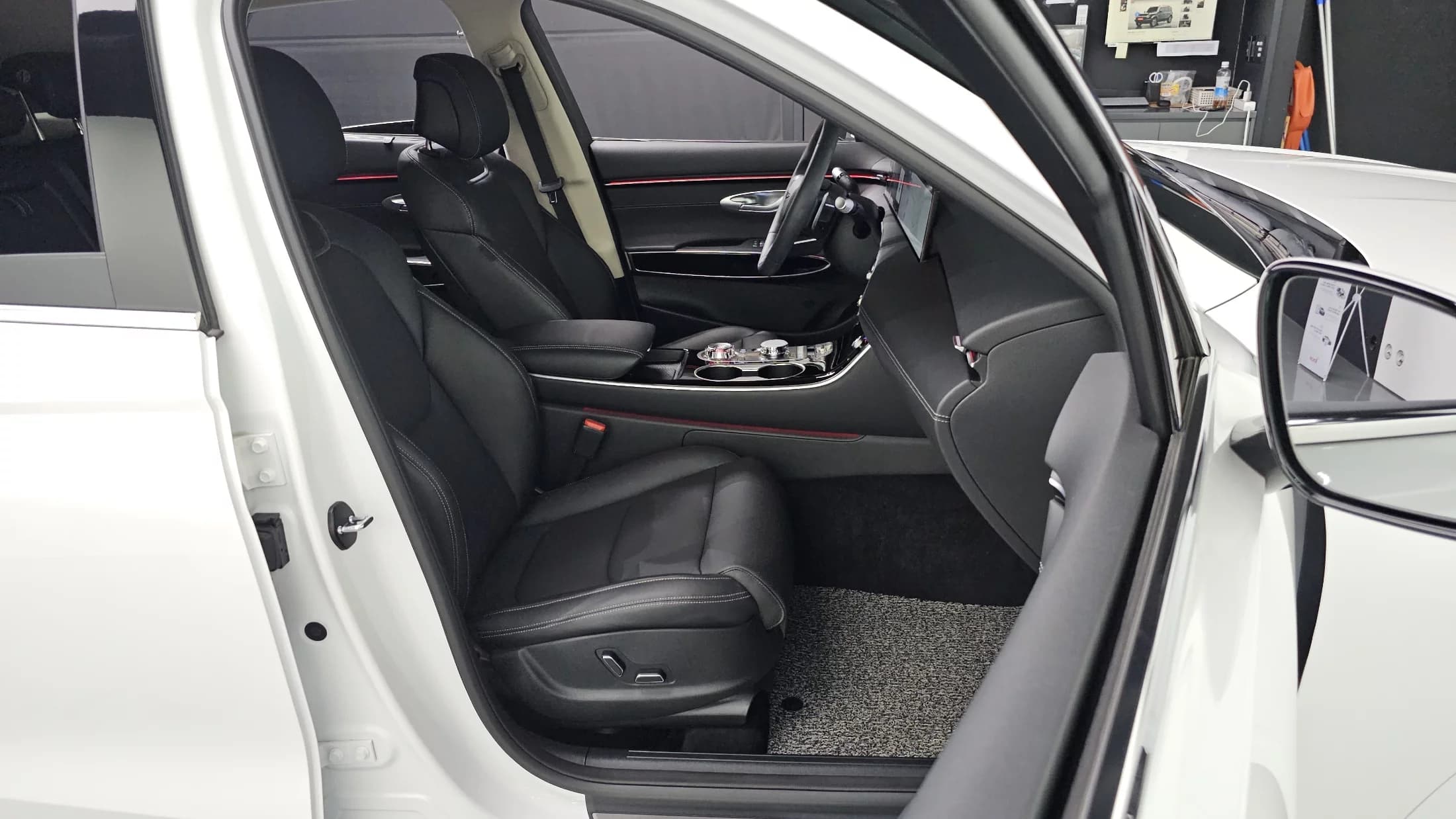 Genesis GV70 2.5T Gasoline AWD, 2024 г. 28047 км. — фото 12