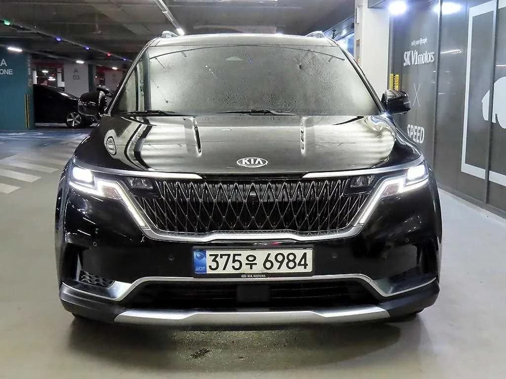 Kia Carnival 9-Seater Signature, 2021 г. 96565 км. — фото 2