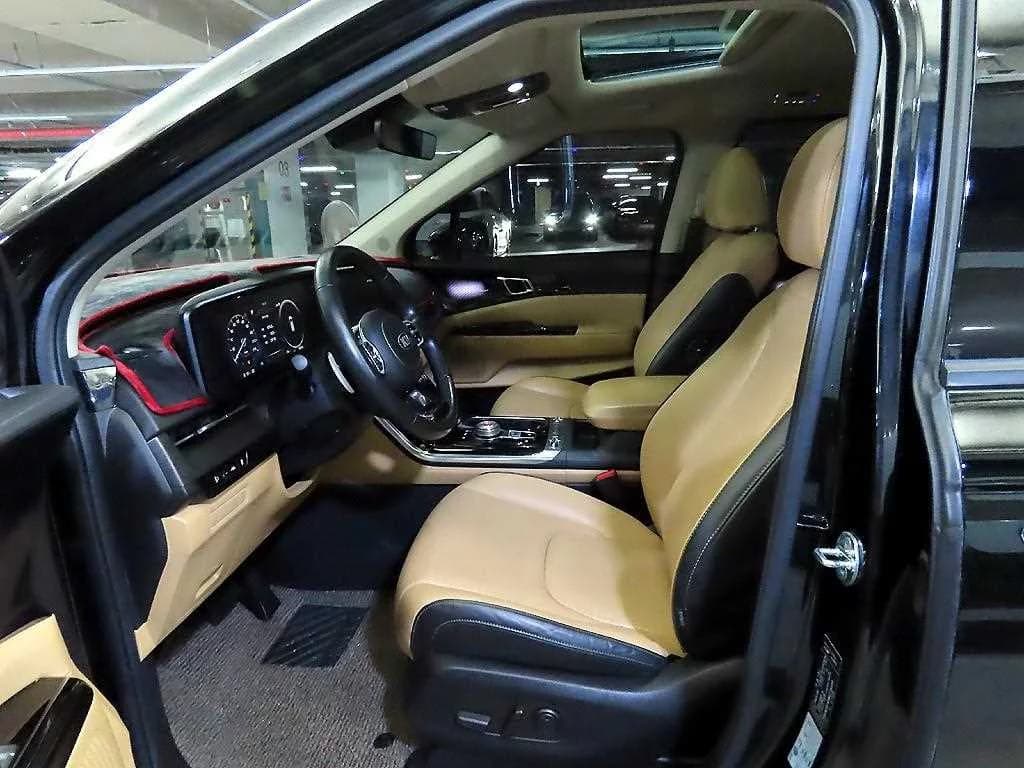 Kia Carnival 9-Seater Signature, 2021 г. 96565 км. — фото 9