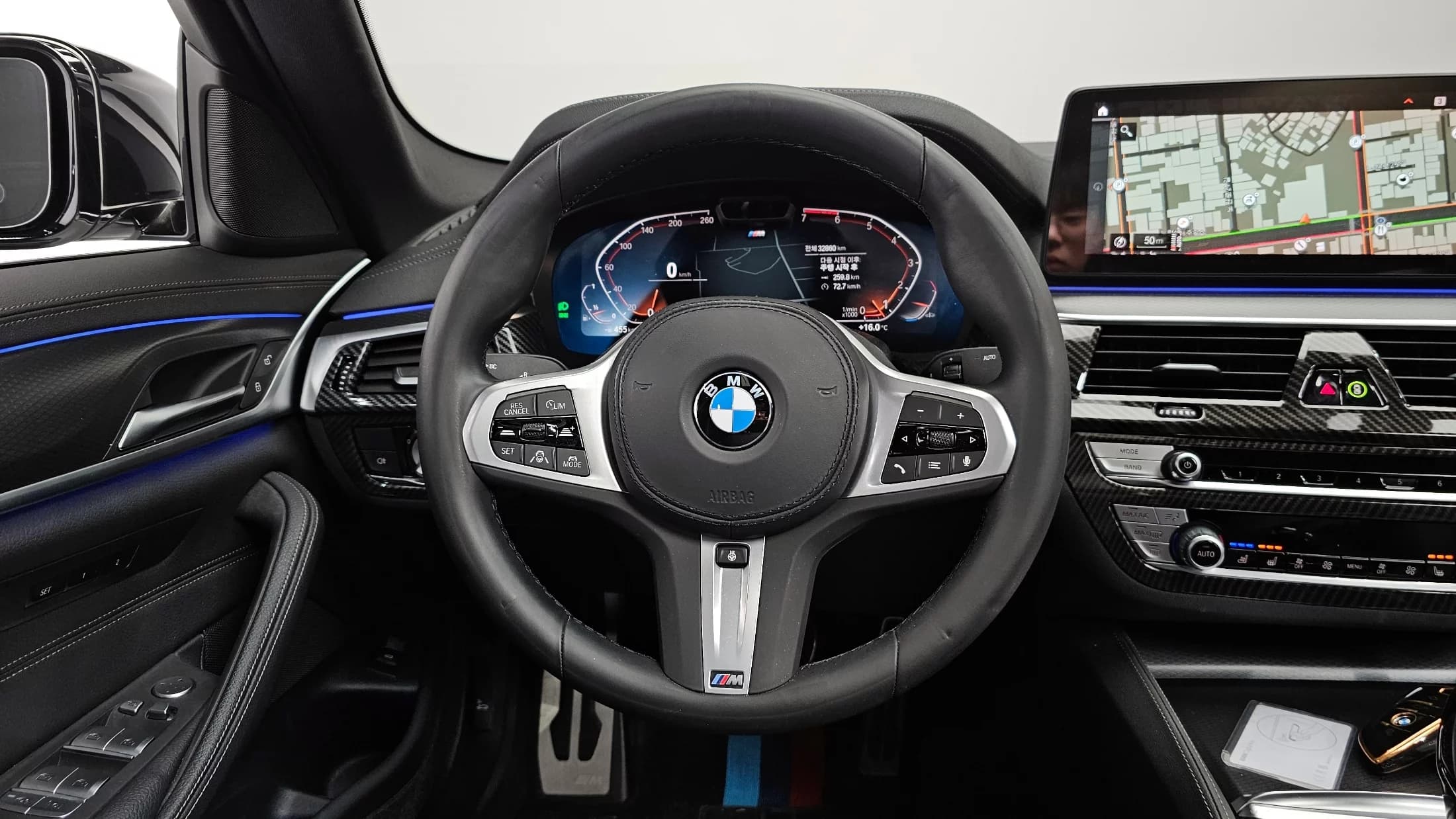 BMW 5-Series 520i M Sport, 2023 г. 32942 км. — фото 13