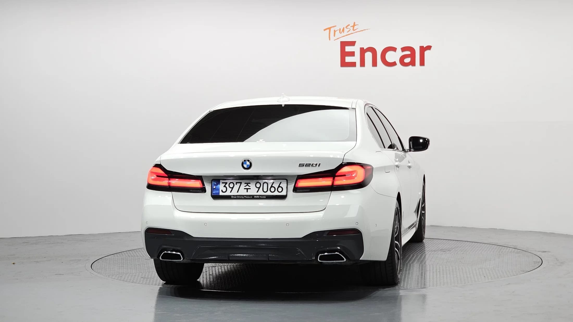 BMW 5-Series 520i M Sport, 2023 г. 32942 км. — фото 4