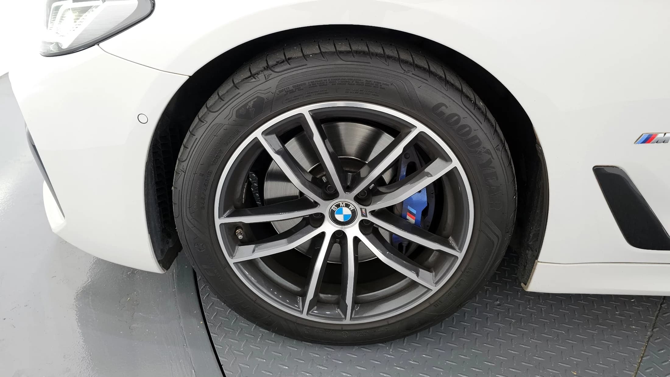 BMW 5-Series 520i M Sport, 2023 г. 32942 км. — фото 5