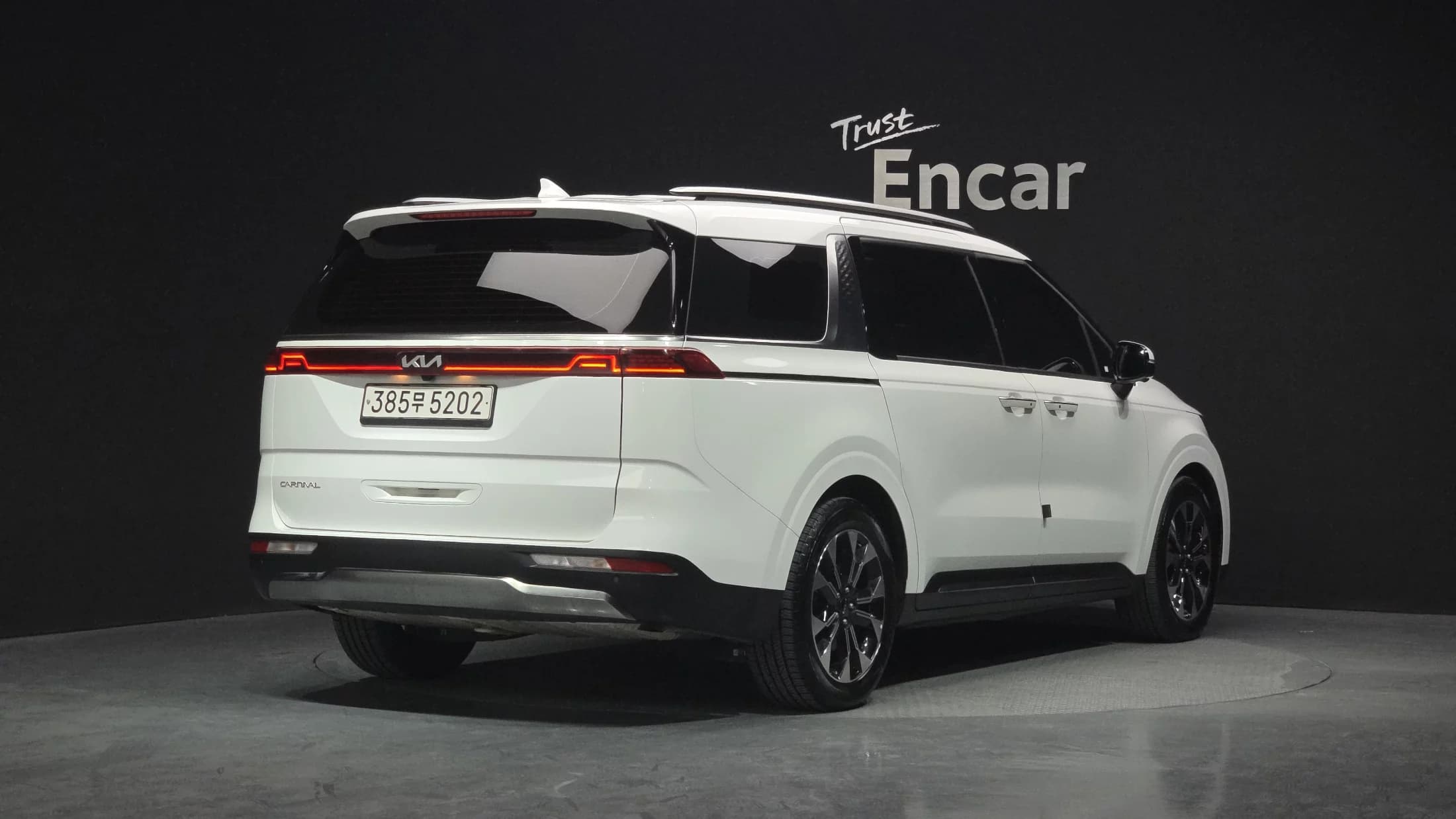 Kia Carnival 7-Seater Signature, 2022 г. 118317 км. — фото 2