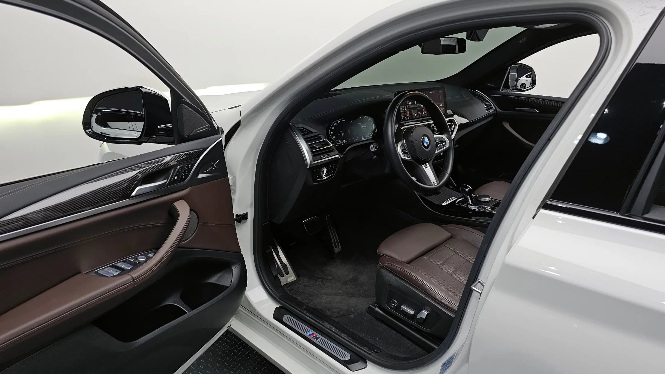 BMW X4 xDrive20i M Sports Pro, 2023 г. 26869 км. — фото 11