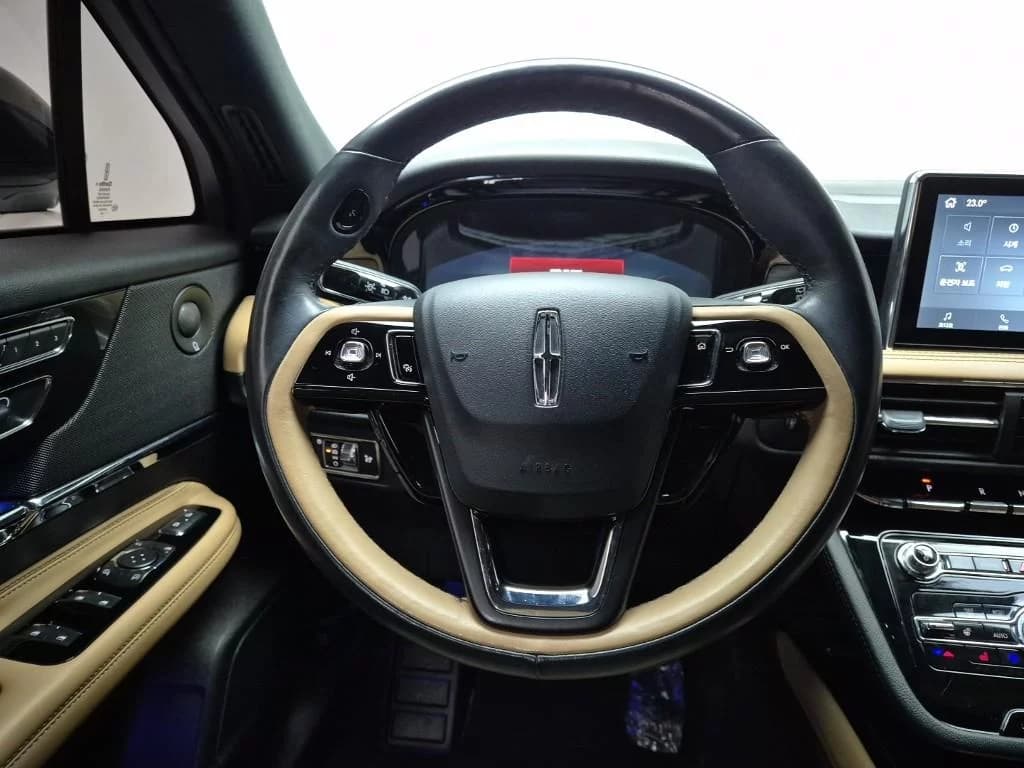 Lincoln Corsair 2.0 Reserve AWD, 2022 г. 81766 км. — фото 10