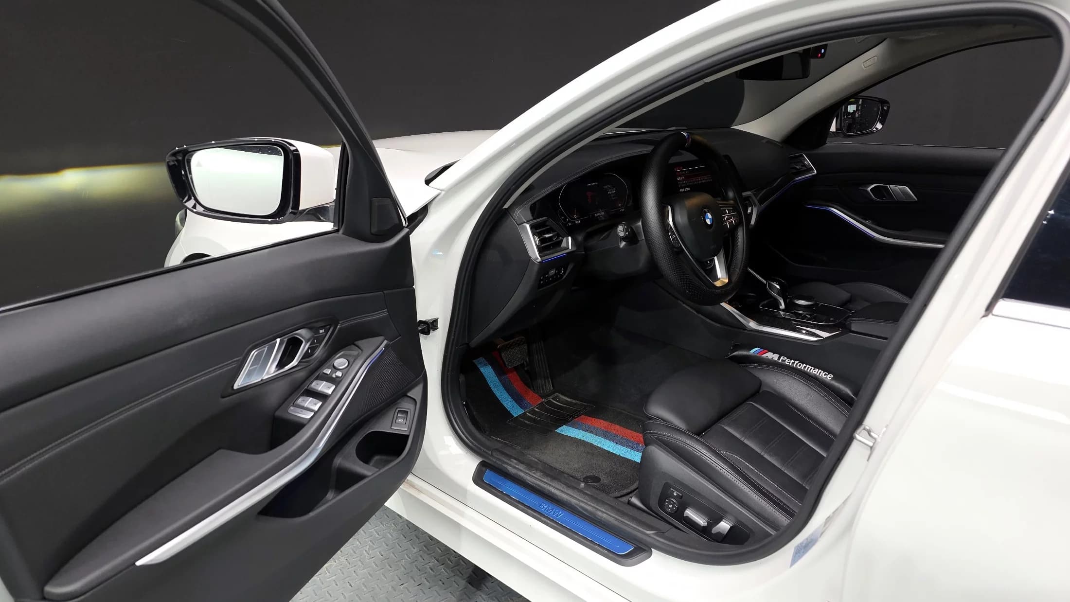 BMW 3-Series 320i Luxury, 2022 г. 62300 км. — фото 10