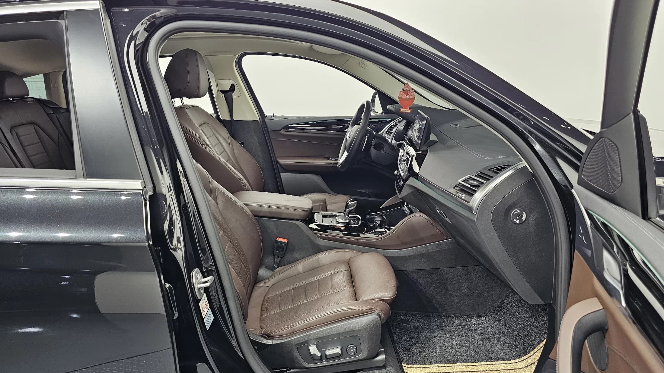 BMW X4 xDrive20i xLine, 2022 г. 36202 км. — фото 10
