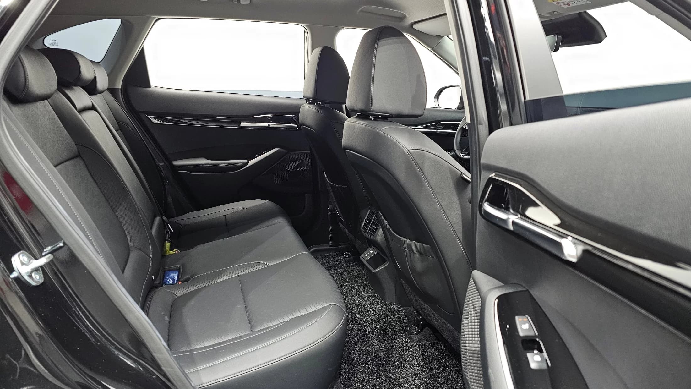Kia Seltos Gasoline 1.6 Turbo 2WD Gravity, 2023 г. 7445 км. — фото 22