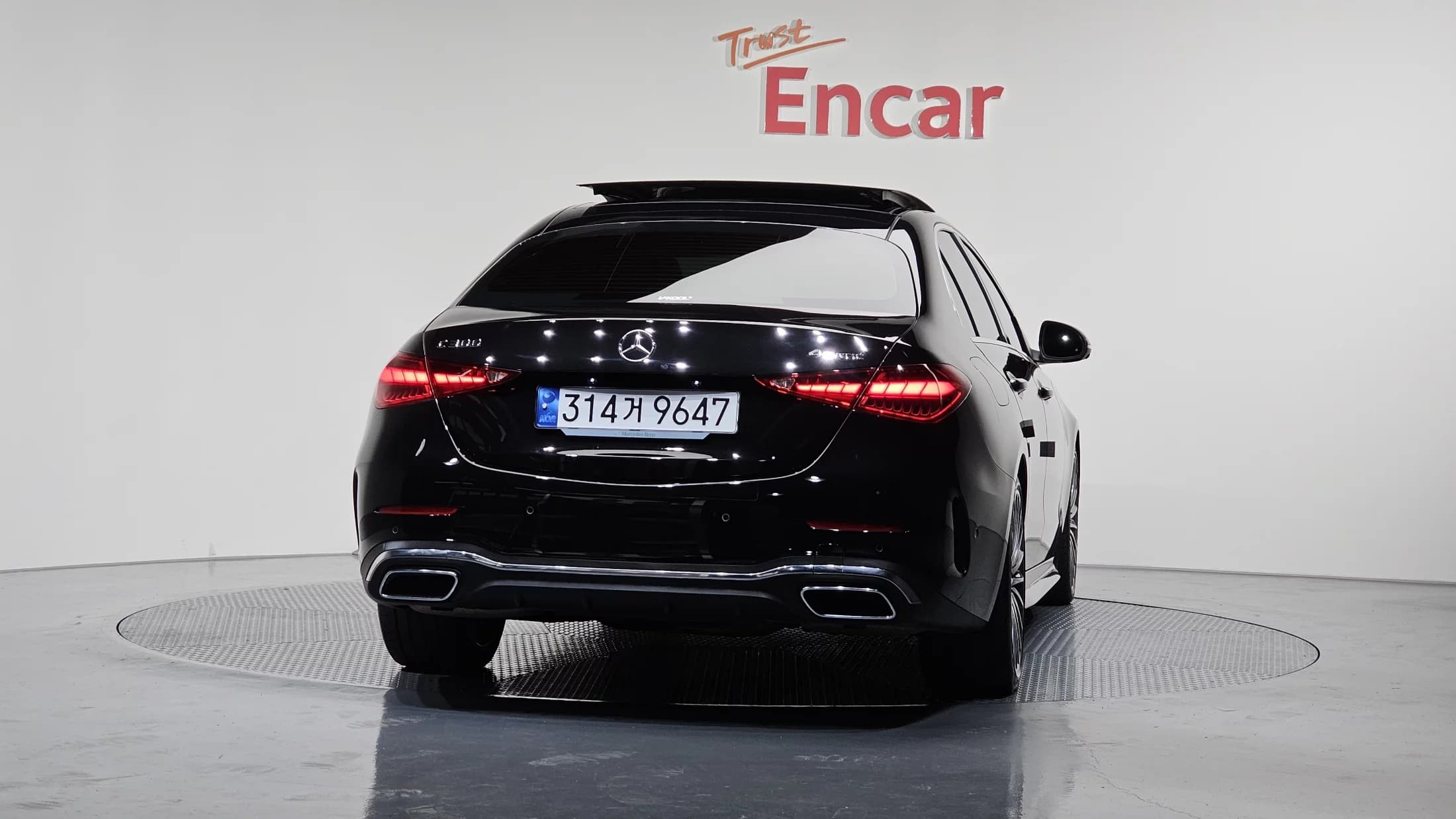 Mercedes-Benz C-Class C300 4MATIC AMG Line, 2023 г. 20127 км. — фото 4