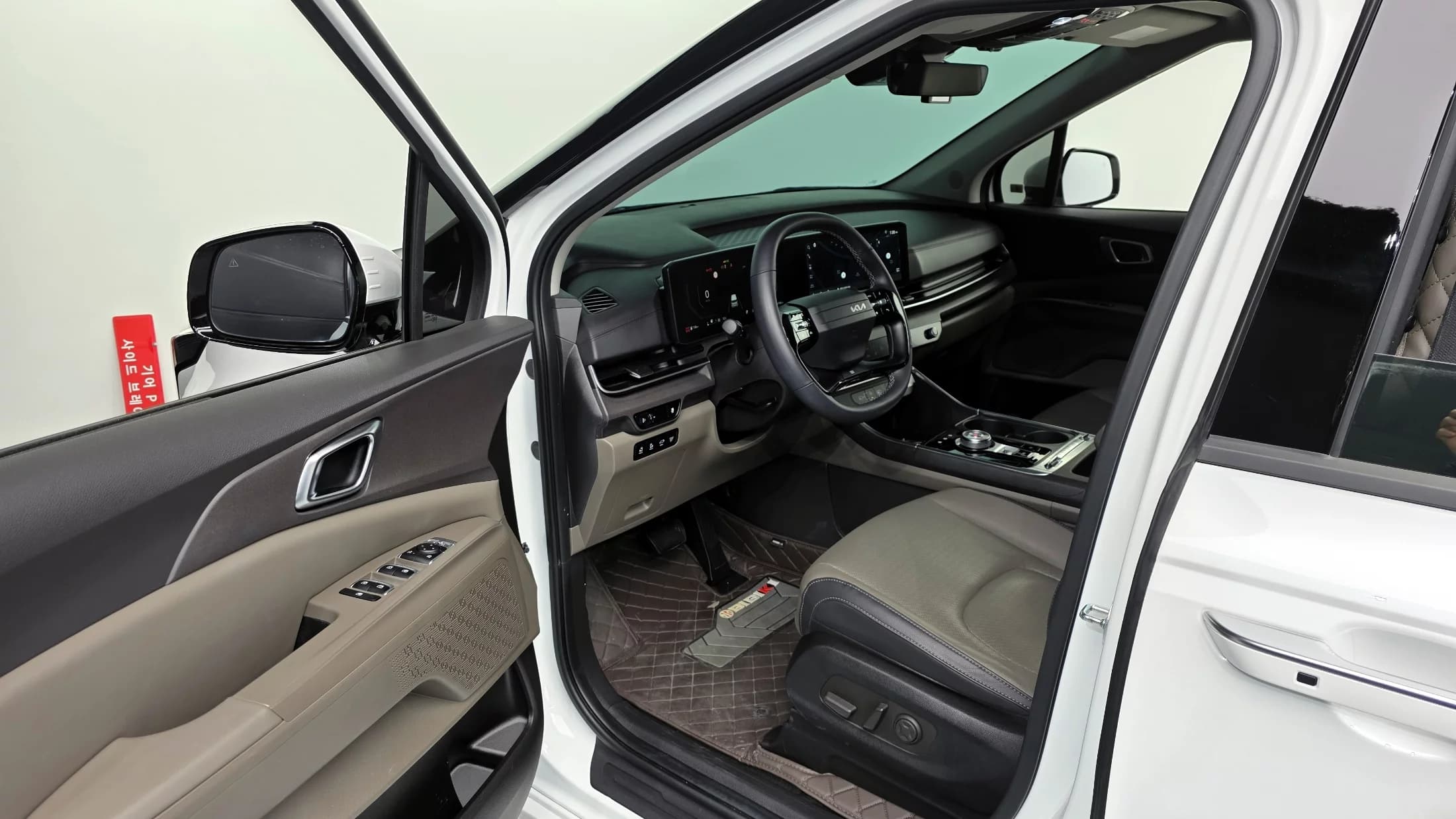 Kia Carnival 7-Seater Noblesse, 2025 г. 15240 км. — фото 10