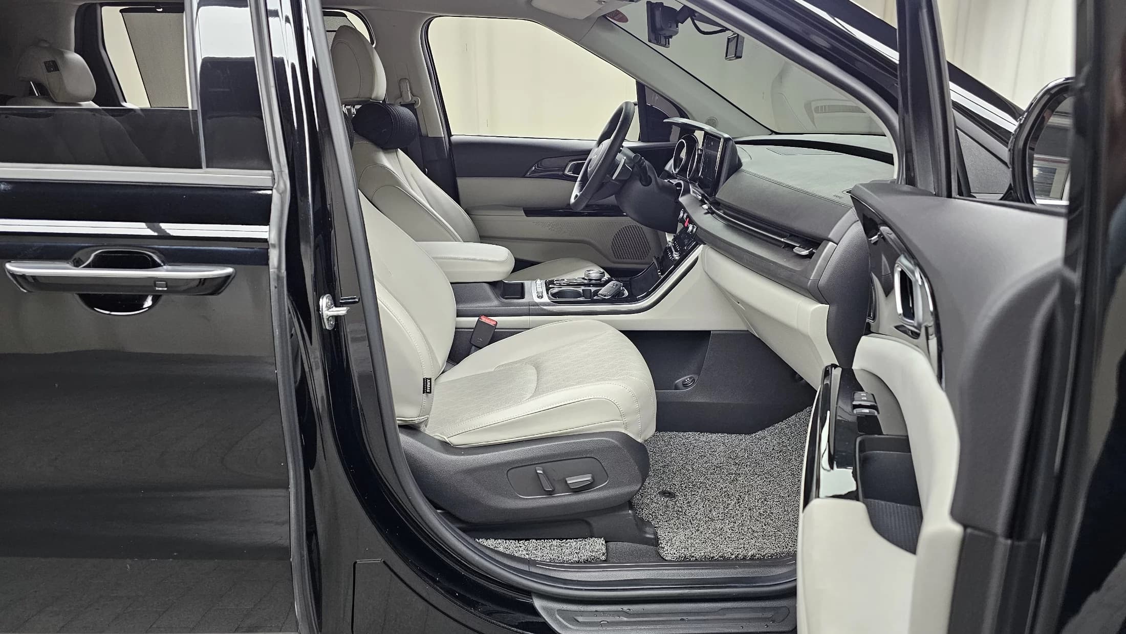 Kia Carnival 9-Seater Noblesse, 2021 г. 74220 км. — фото 11
