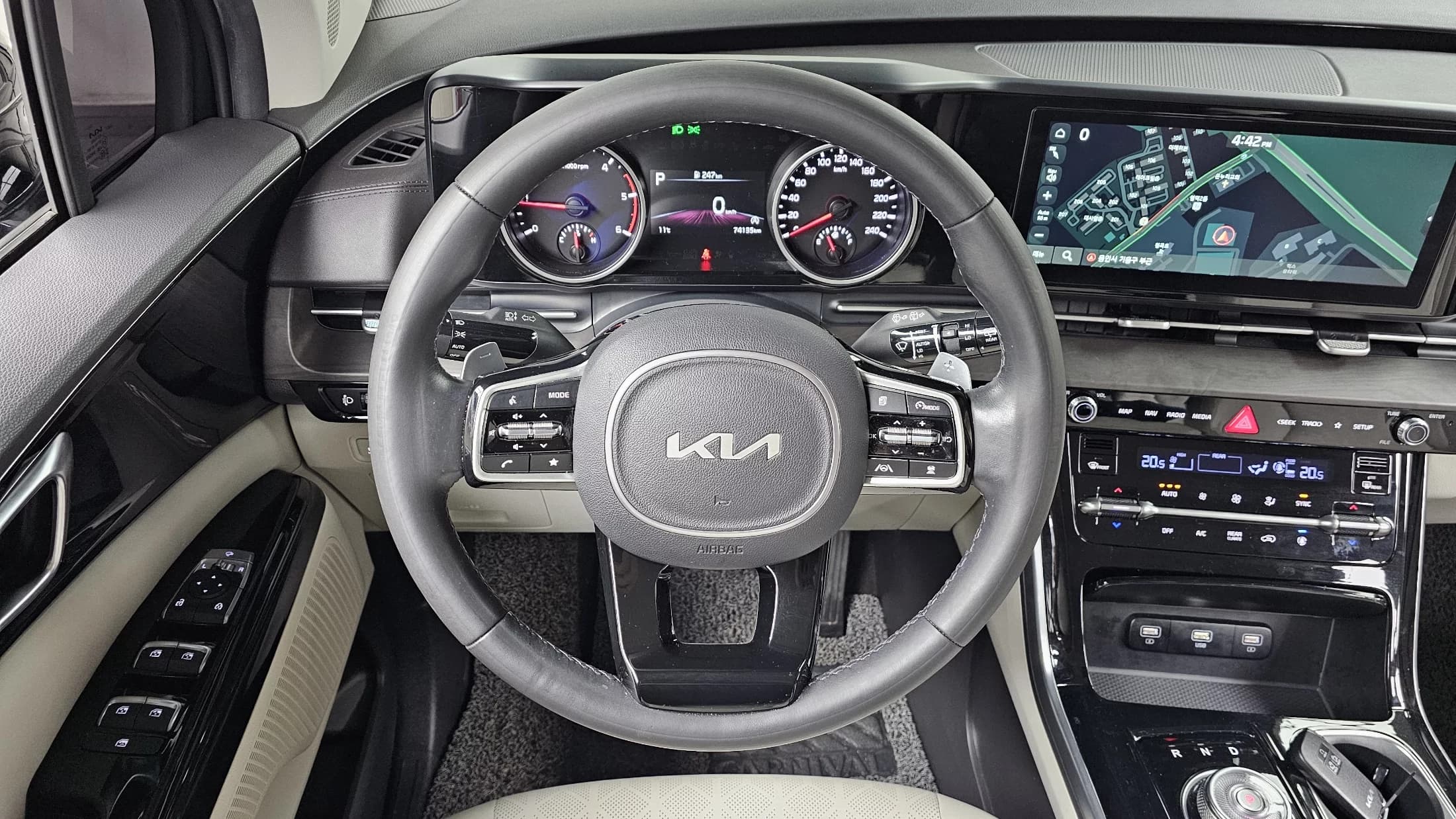 Kia Carnival 9-Seater Noblesse, 2021 г. 74220 км. — фото 13