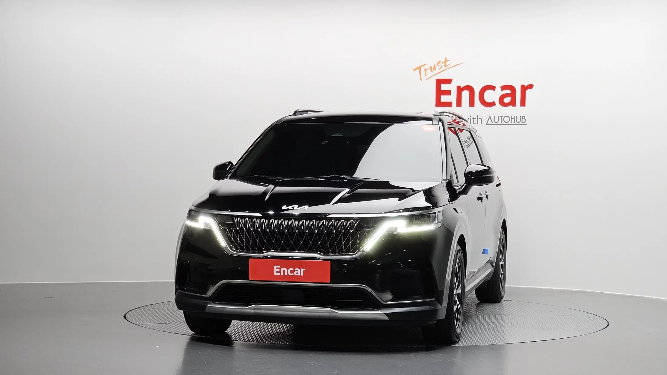 Kia Carnival 9-Seater Noblesse, 2021 г. 74220 км. — фото 3
