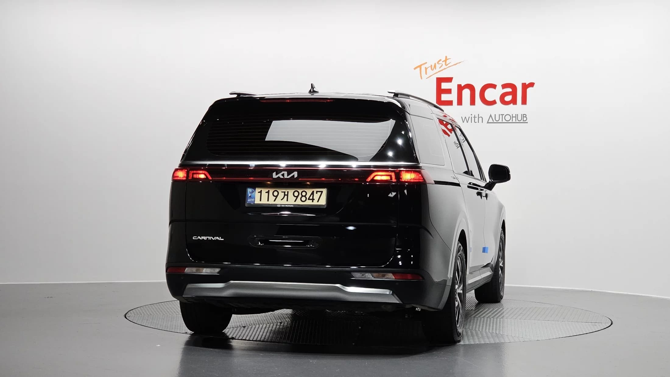 Kia Carnival 9-Seater Noblesse, 2021 г. 74220 км. — фото 4