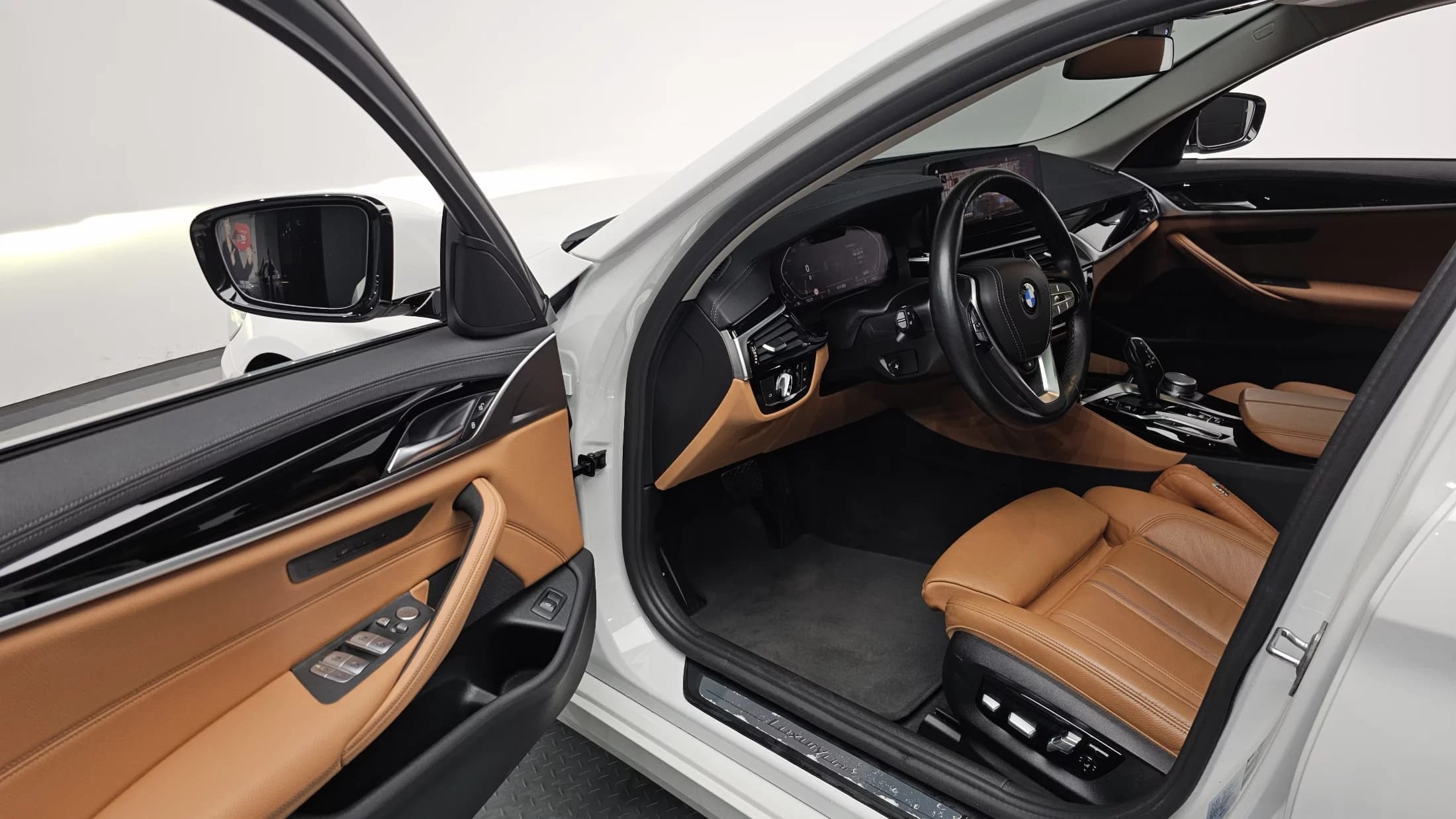 BMW 5-Series 520i Luxury, 2021 г. 41033 км. — фото 10