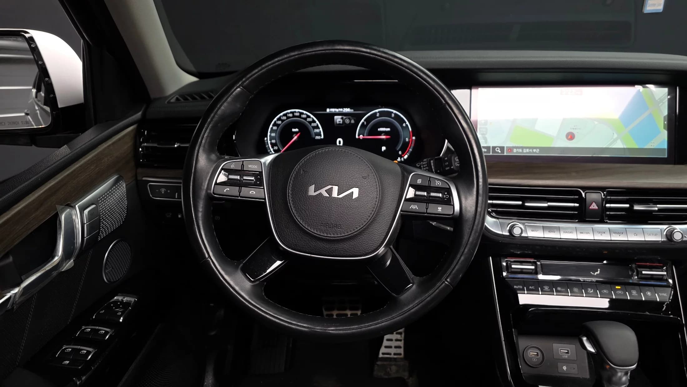 Kia Mohave Diesel 3.0 4WD 5-Seater Masters, 2022 г. 43782 км. — фото 13