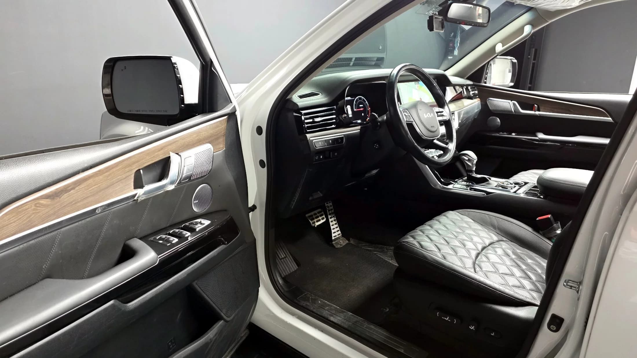 Kia Mohave Diesel 3.0 4WD 5-Seater Masters, 2022 г. 43782 км. — фото 10
