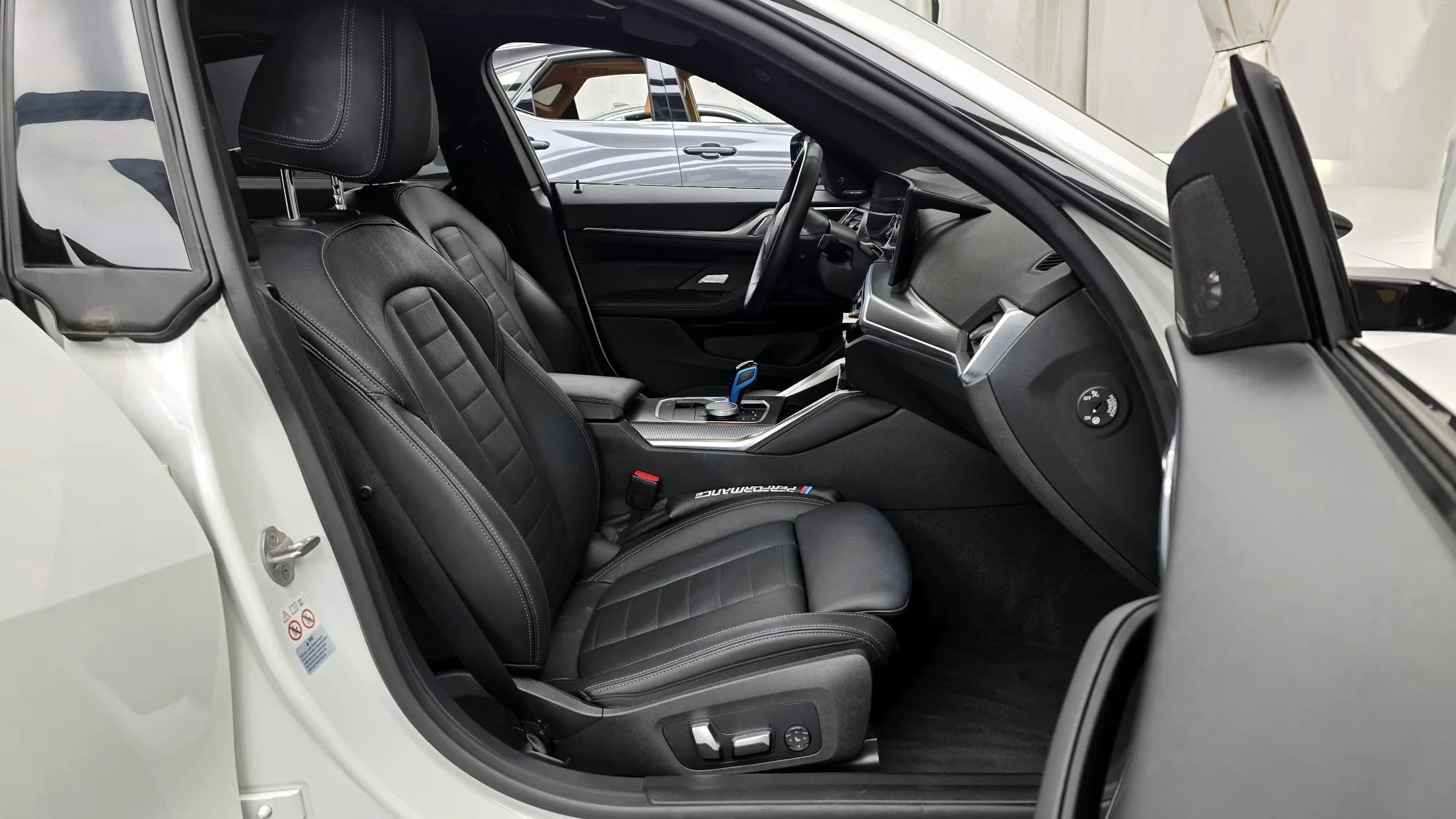 BMW i4 eDrive40 M Sports Pro, электромобиль, 2022 г. 36163 км. — фото 11
