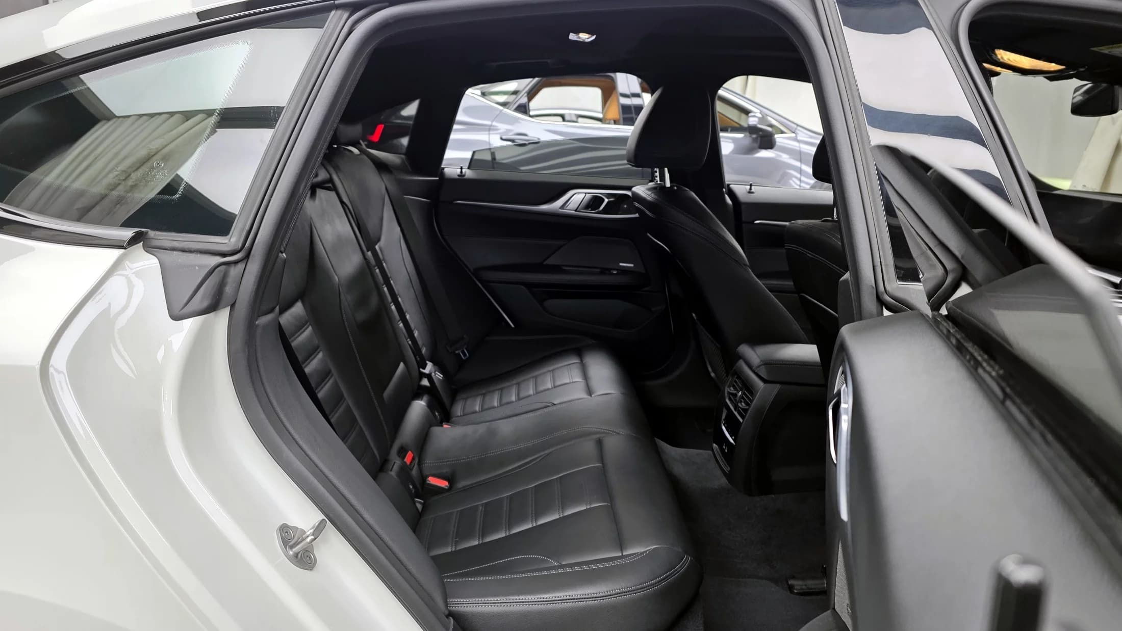 BMW i4 eDrive40 M Sports Pro, электромобиль, 2022 г. 36163 км. — фото 12
