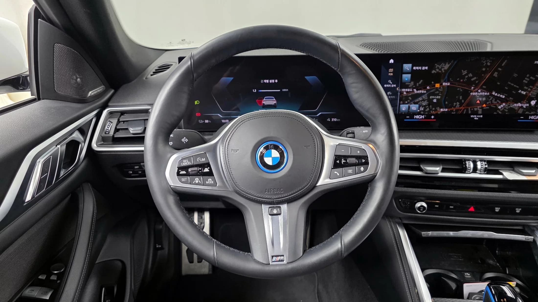 BMW i4 eDrive40 M Sports Pro, электромобиль, 2022 г. 36163 км. — фото 13