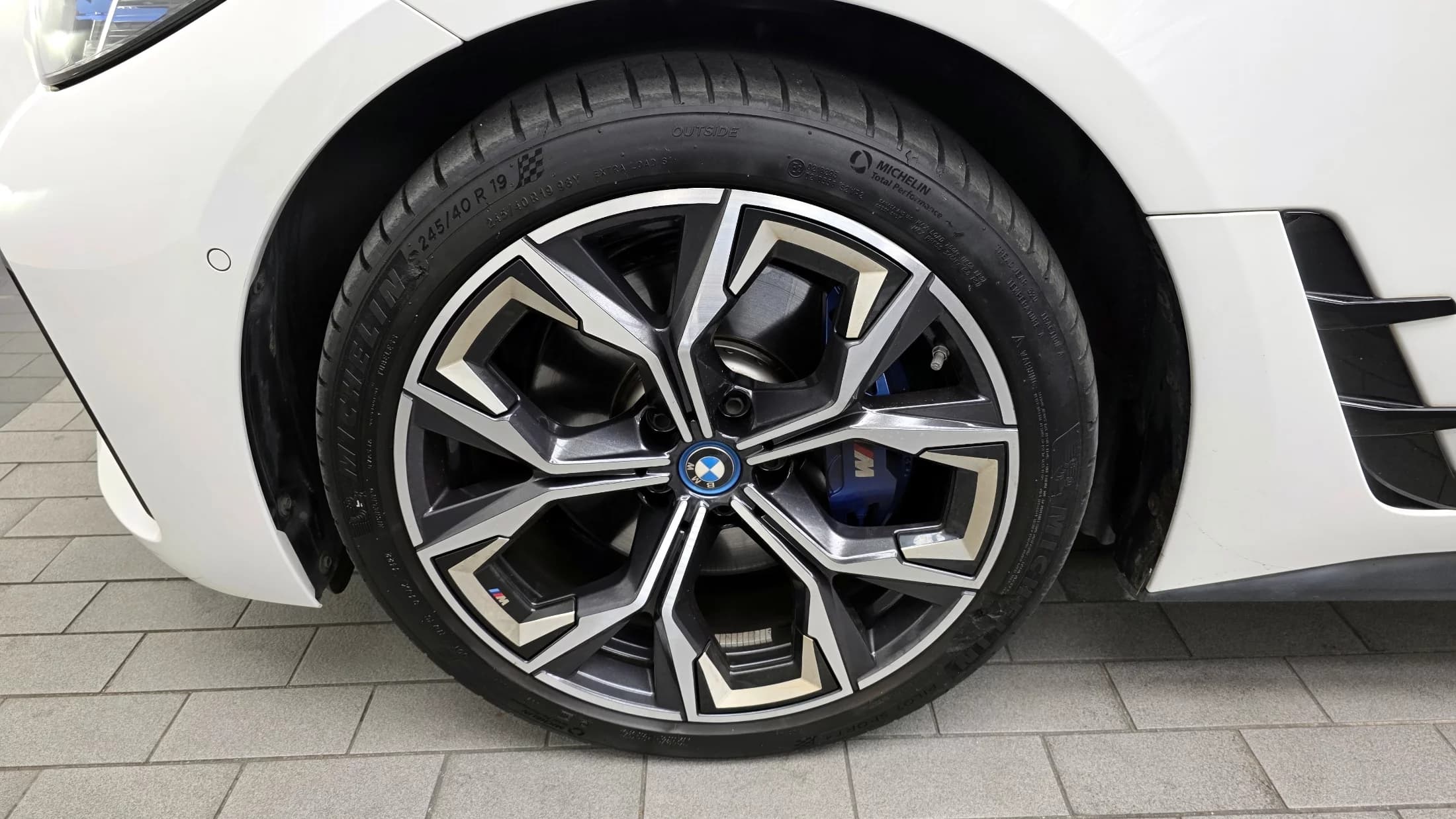 BMW i4 eDrive40 M Sports Pro, электромобиль, 2022 г. 36163 км. — фото 5
