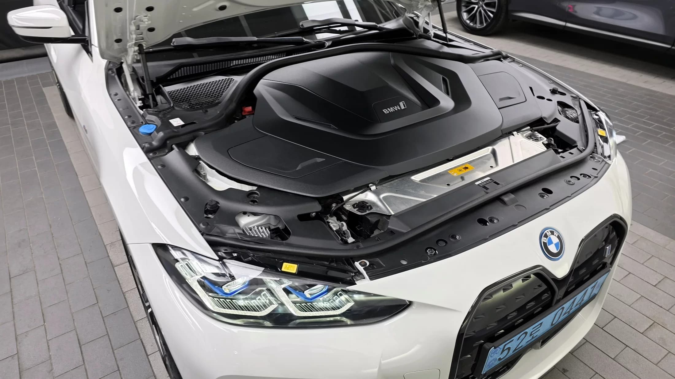 BMW i4 eDrive40 M Sports Pro, электромобиль, 2022 г. 36163 км. — фото 6