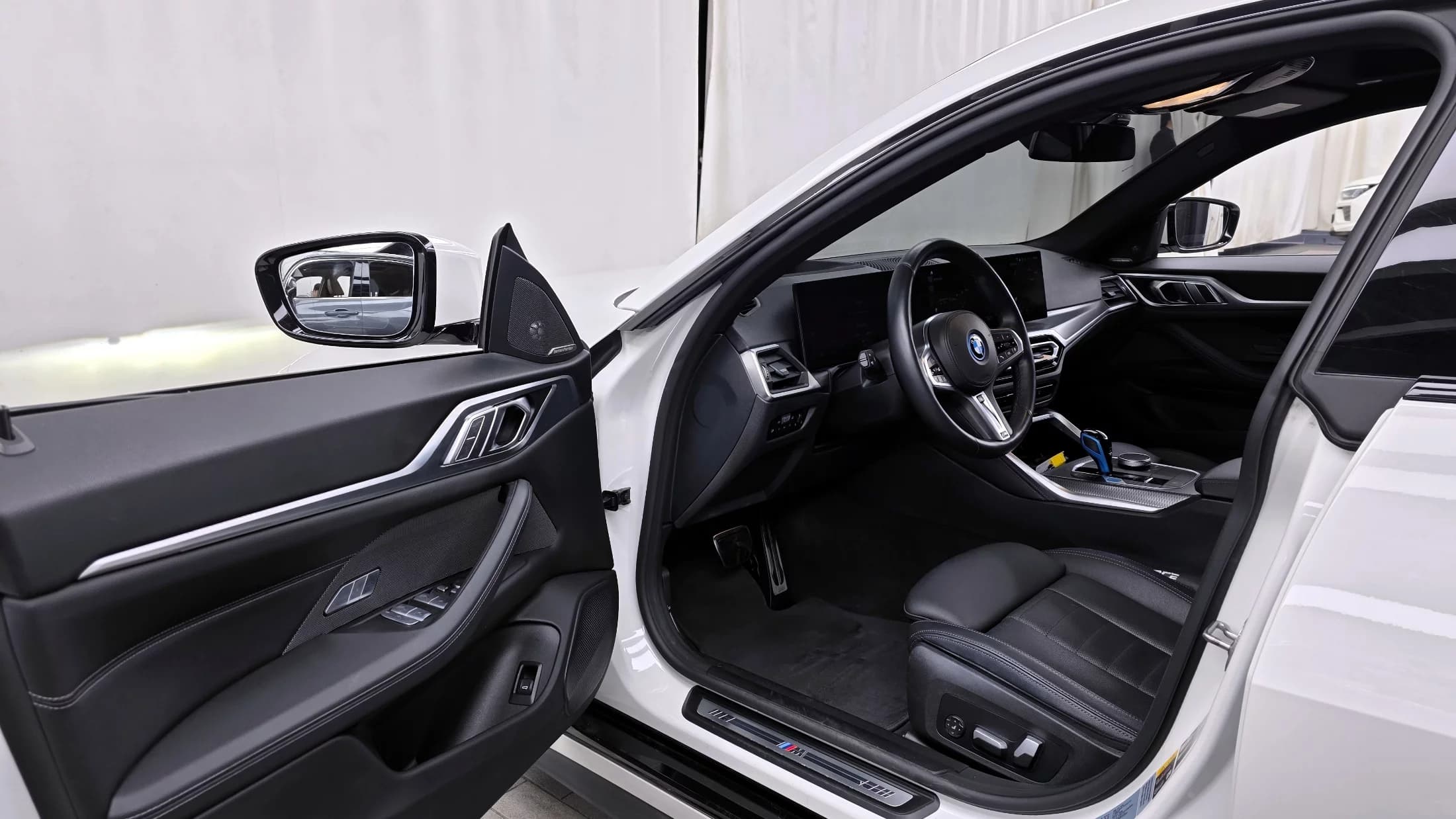 BMW i4 eDrive40 M Sports Pro, электромобиль, 2022 г. 36163 км. — фото 10