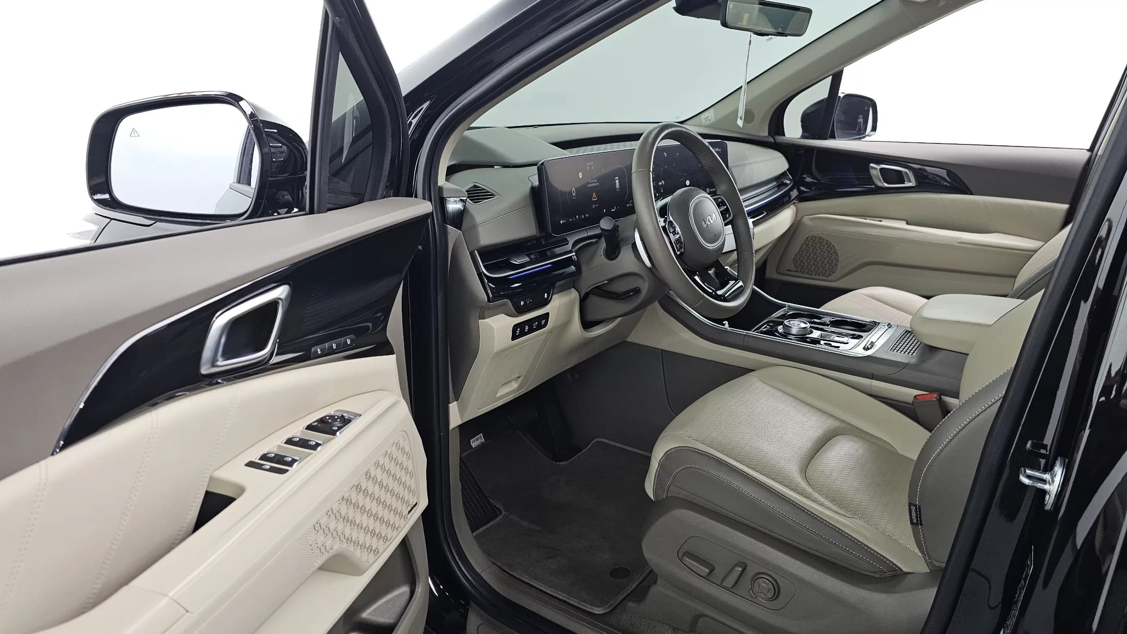 Kia Carnival 9-Seater Hi Limousine Signature, 2024 г. 89202 км. — фото 11