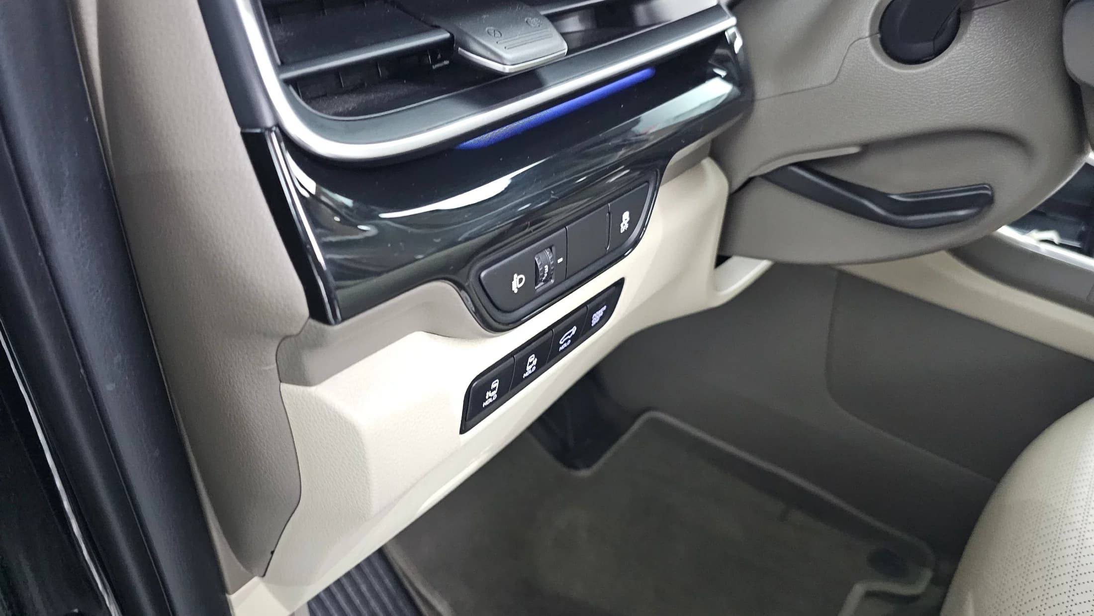 Kia Carnival 9-Seater Hi Limousine Signature, 2024 г. 89202 км. — фото 16