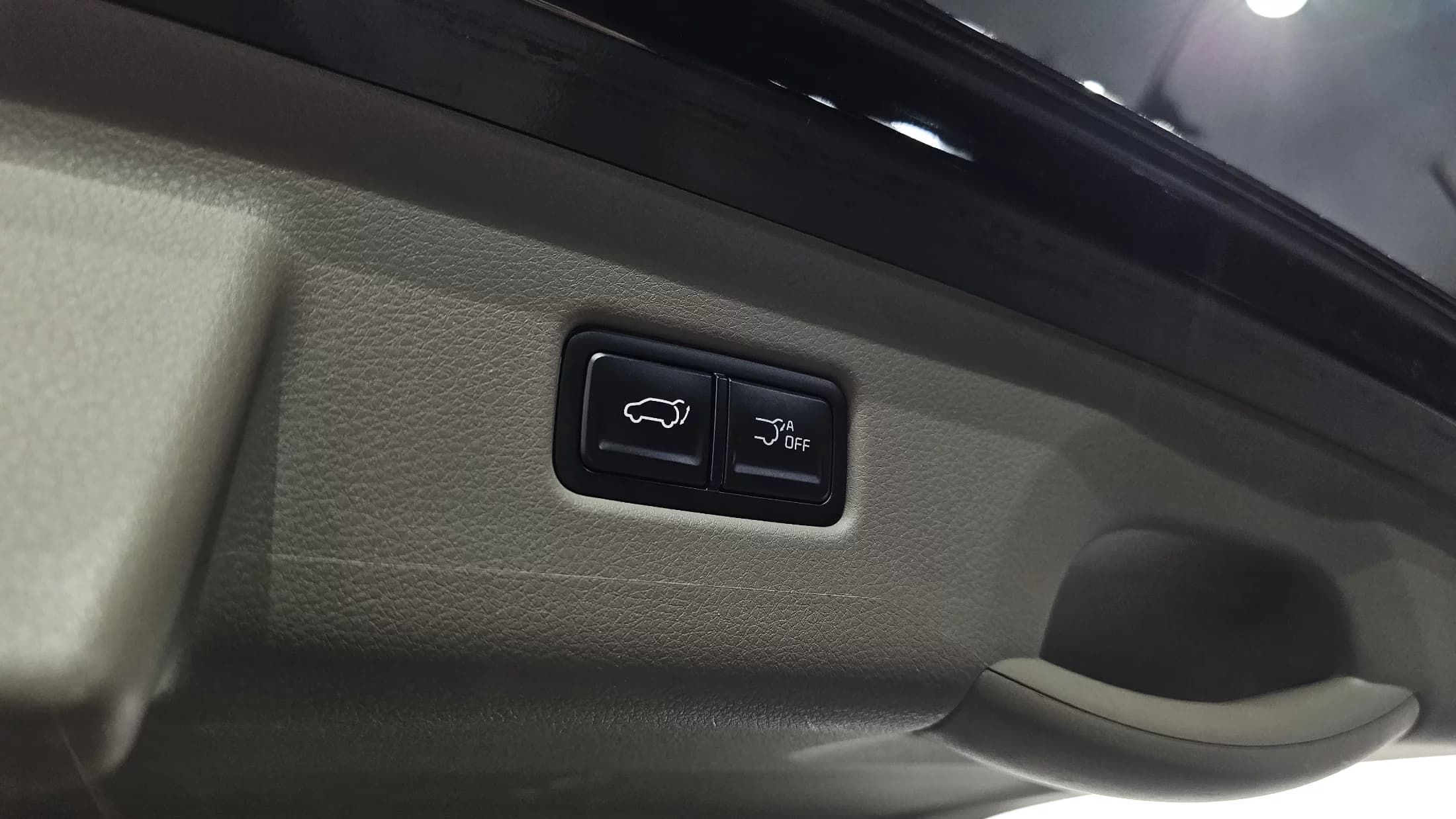 Kia Carnival 9-Seater Hi Limousine Signature, 2024 г. 89202 км. — фото 17