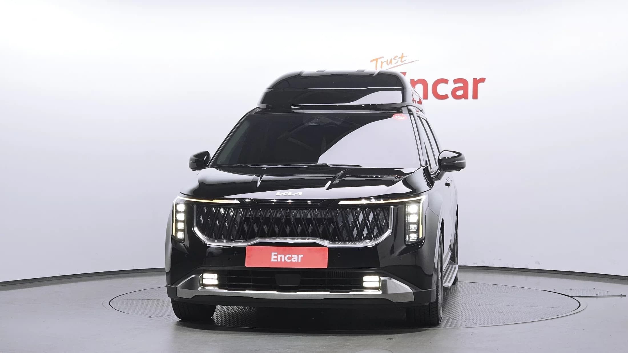 Kia Carnival 9-Seater Hi Limousine Signature, 2024 г. 89202 км. — фото 3
