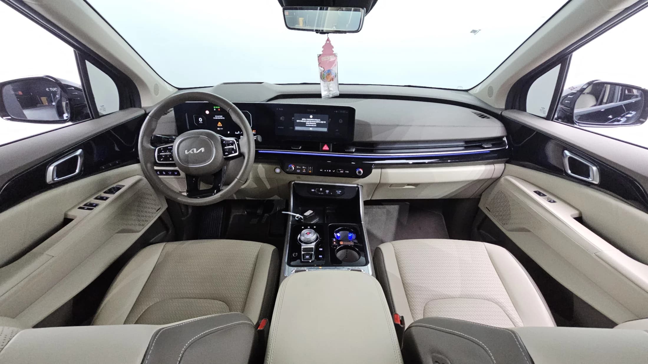 Kia Carnival 9-Seater Hi Limousine Signature, 2024 г. 89202 км. — фото 7