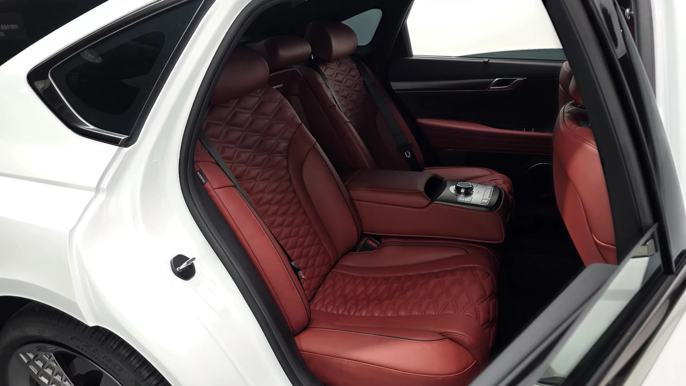 Genesis G80 Gasoline 2.5 Turbo 2WD, 2025 г. 5085 км. — фото 11